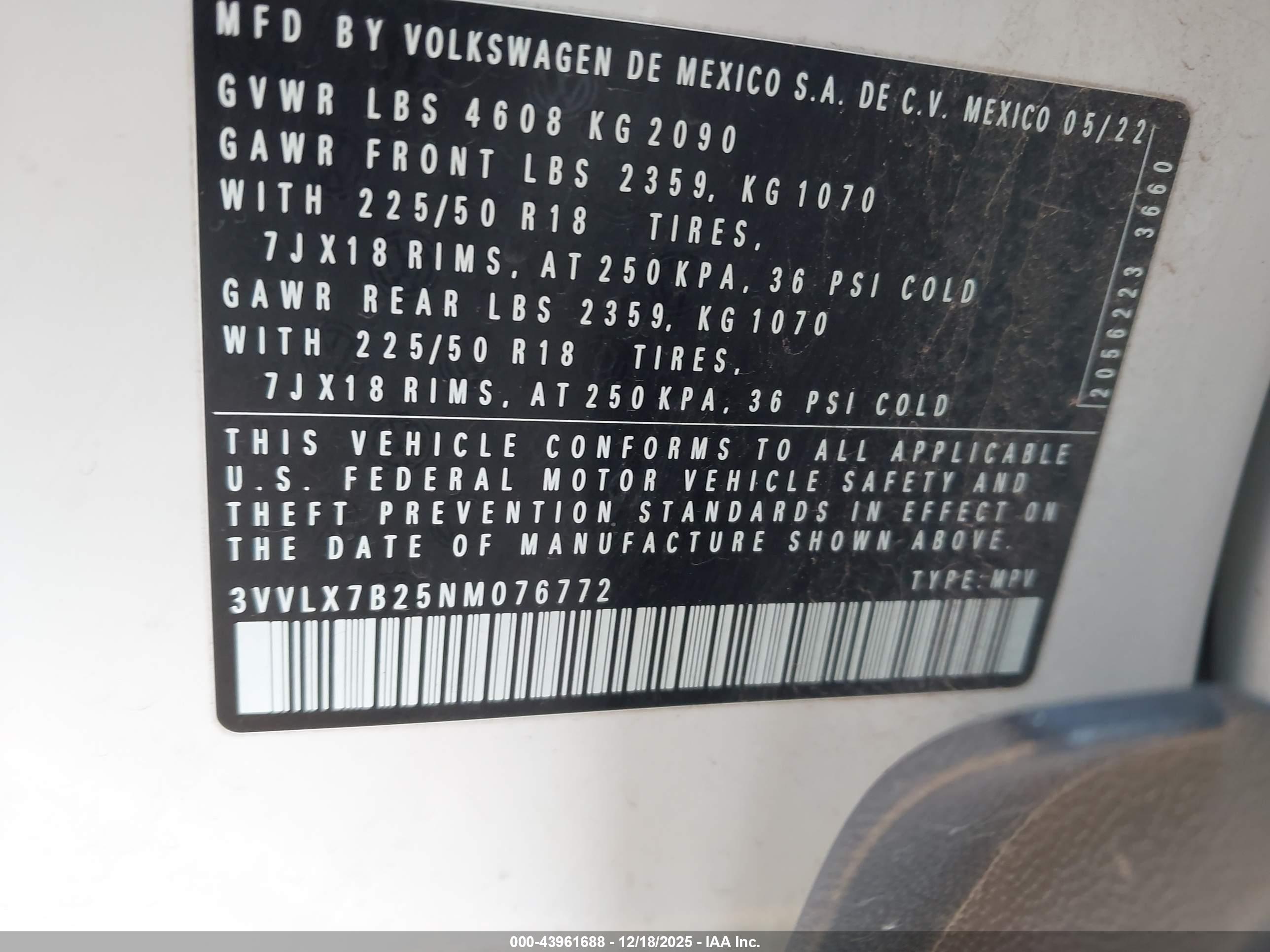 VOLKSWAGEN TAOS image 9