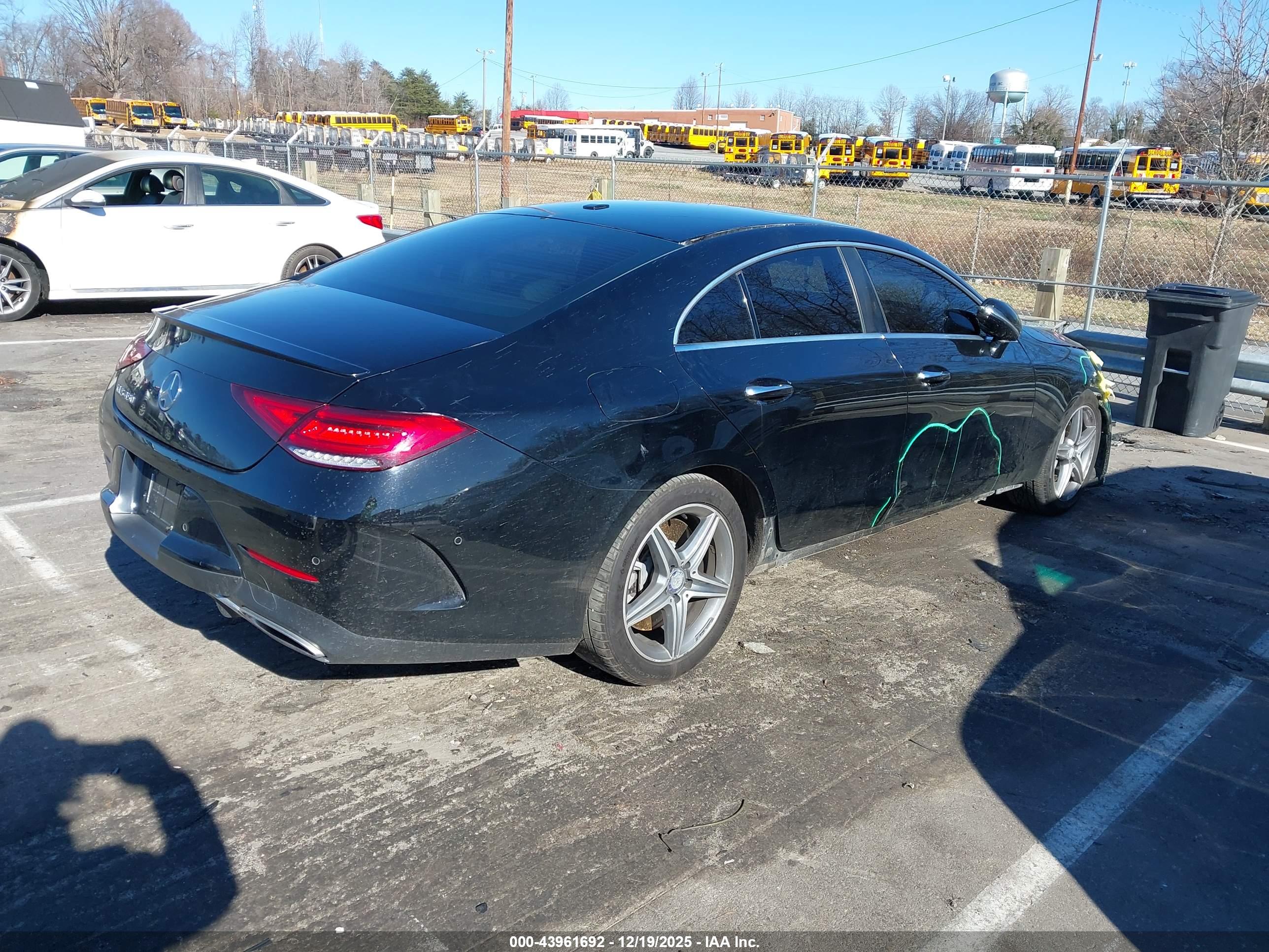 MERCEDES-BENZ CLS image 4