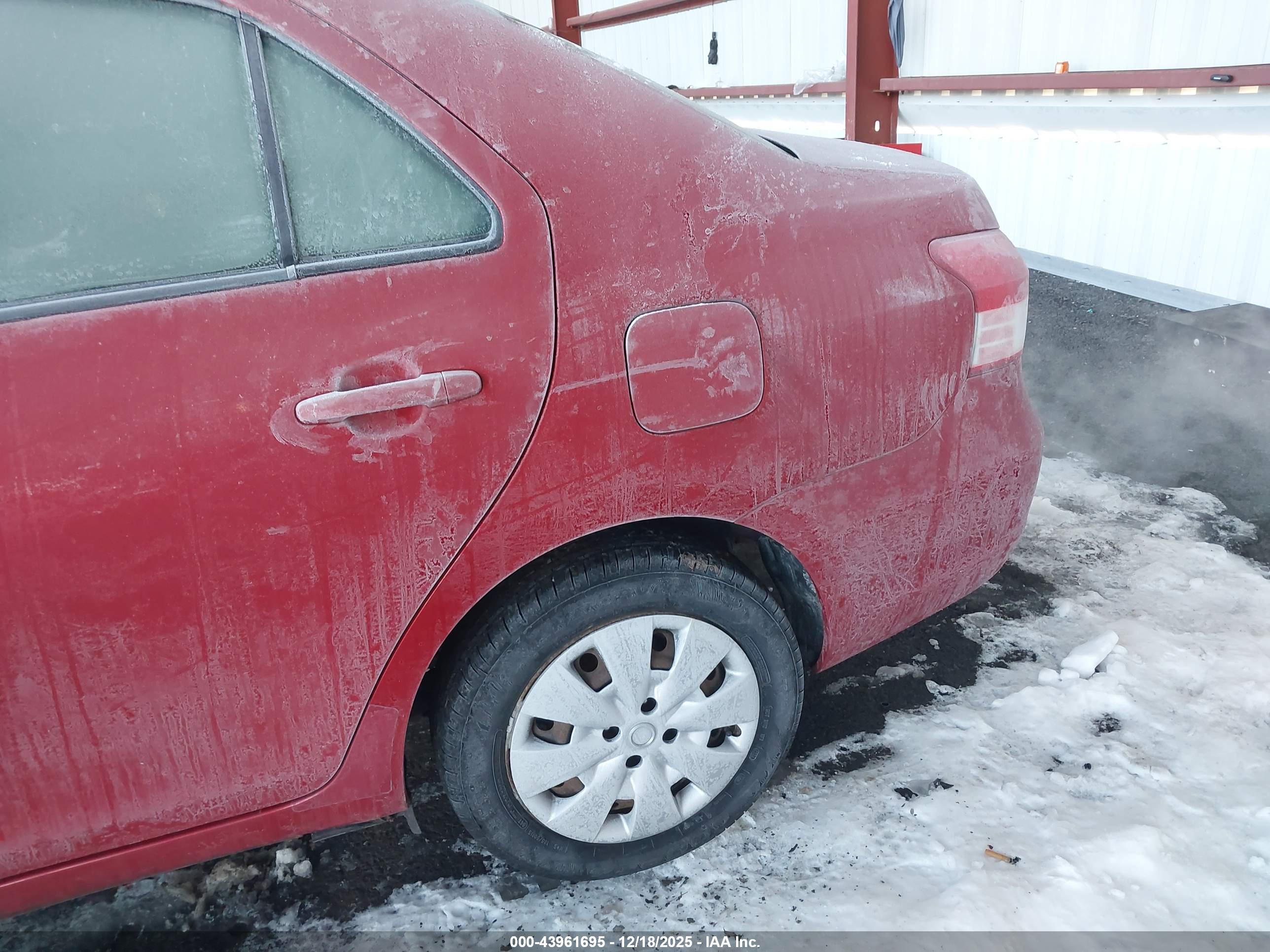TOYOTA YARIS image 6
