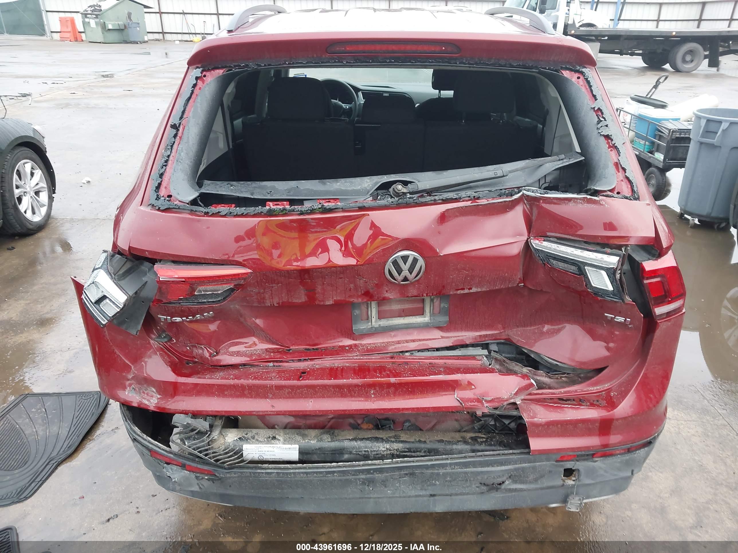 VOLKSWAGEN TIGUAN image 6