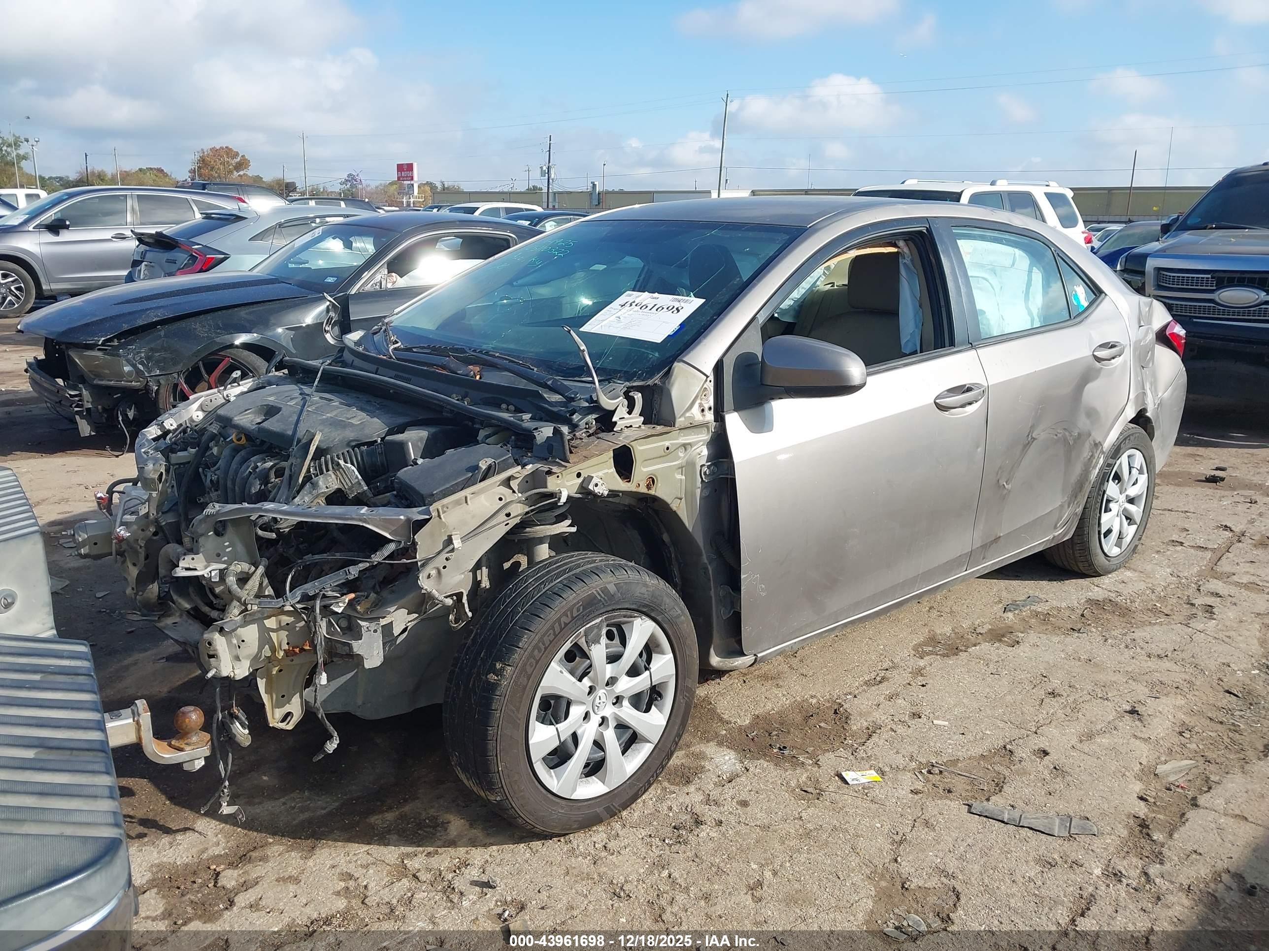 TOYOTA COROLLA image 2
