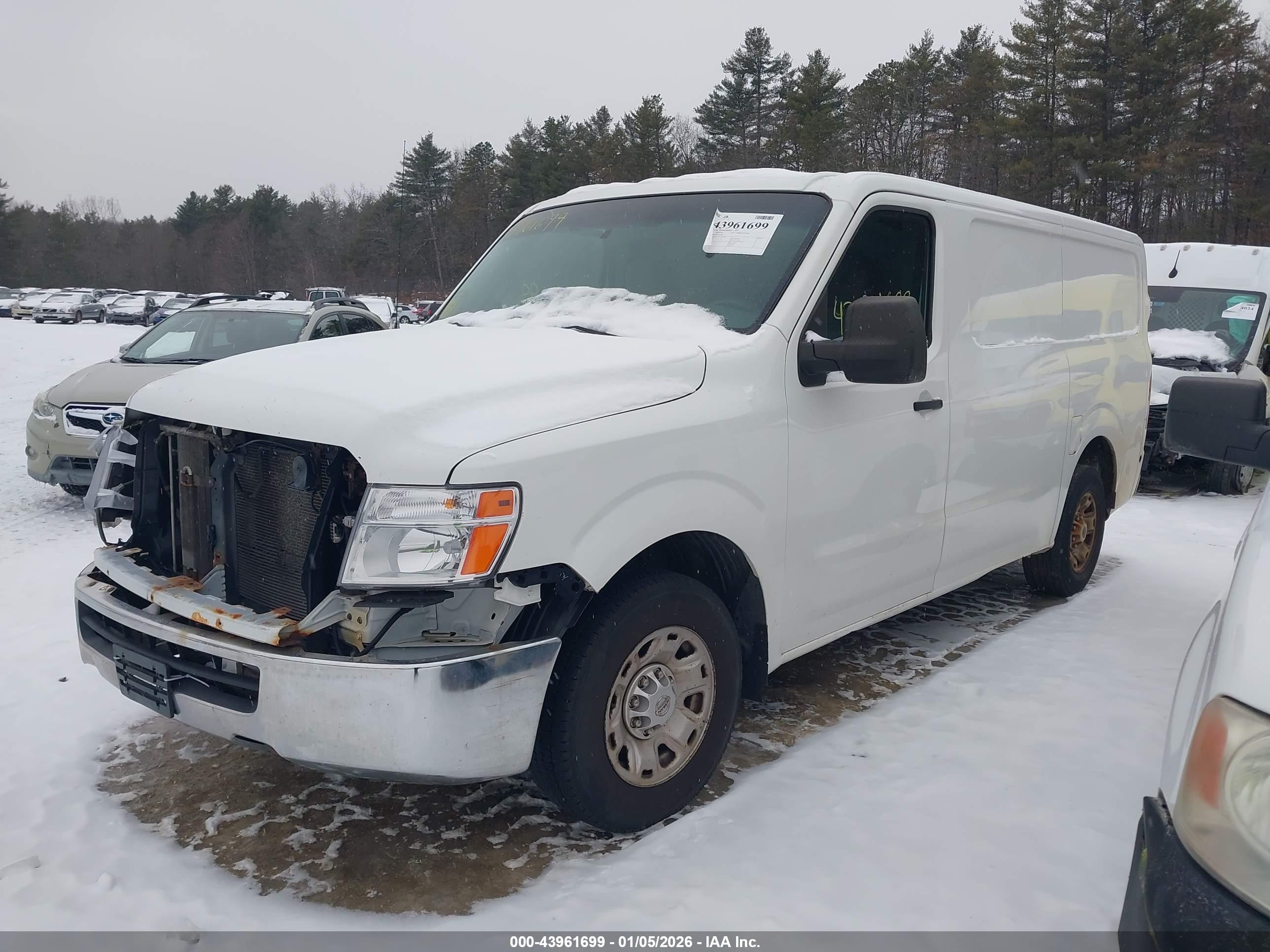 NISSAN NV image 2
