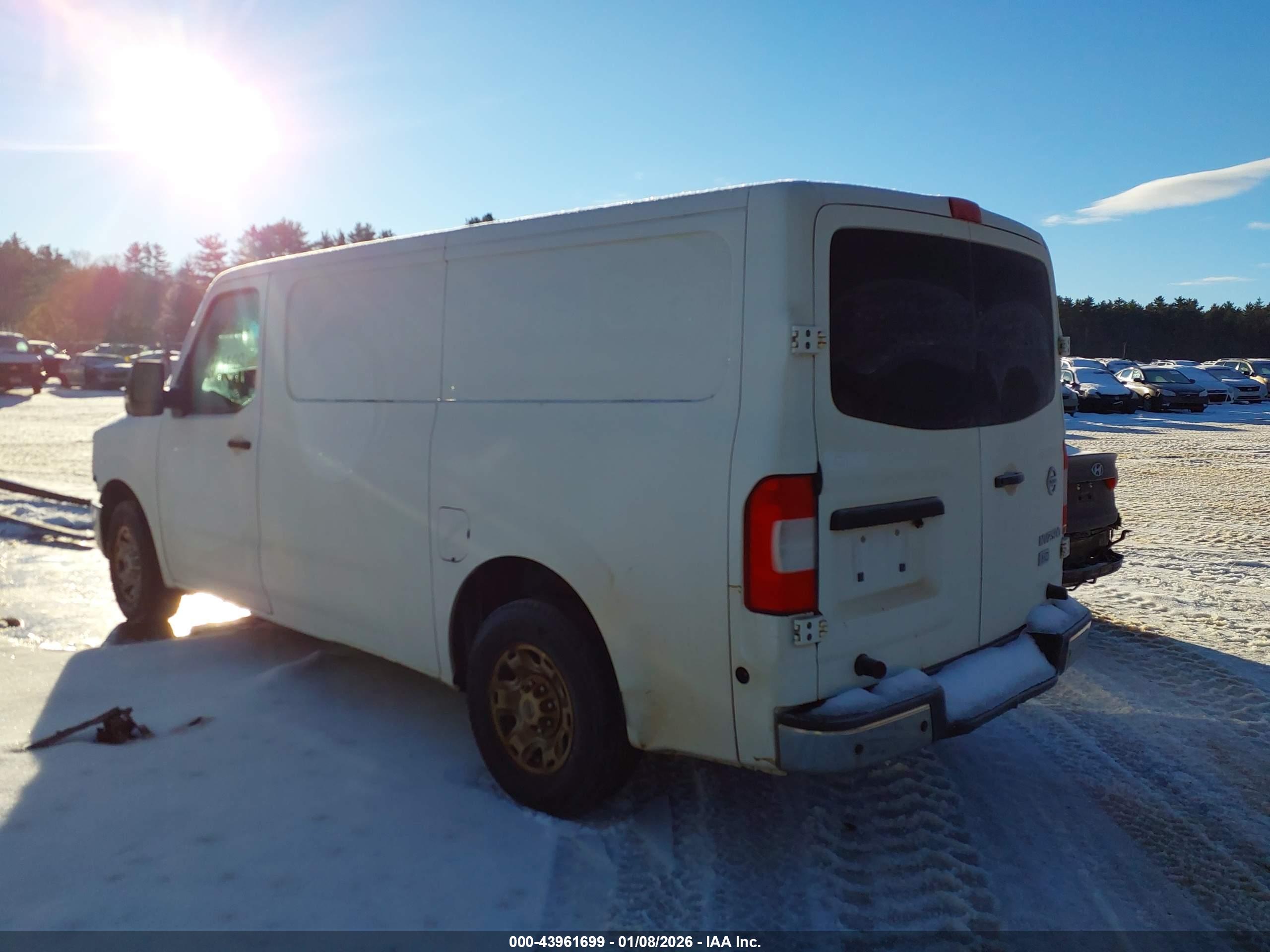 NISSAN NV image 3