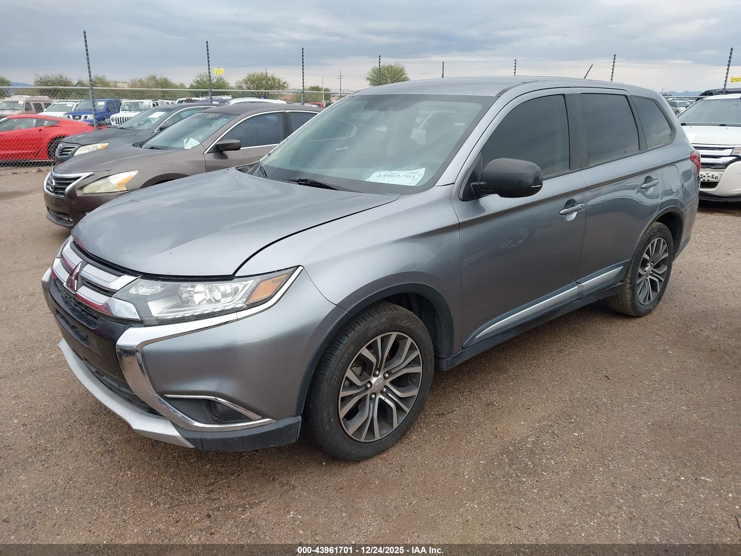 MITSUBISHI OUTLANDER image 2