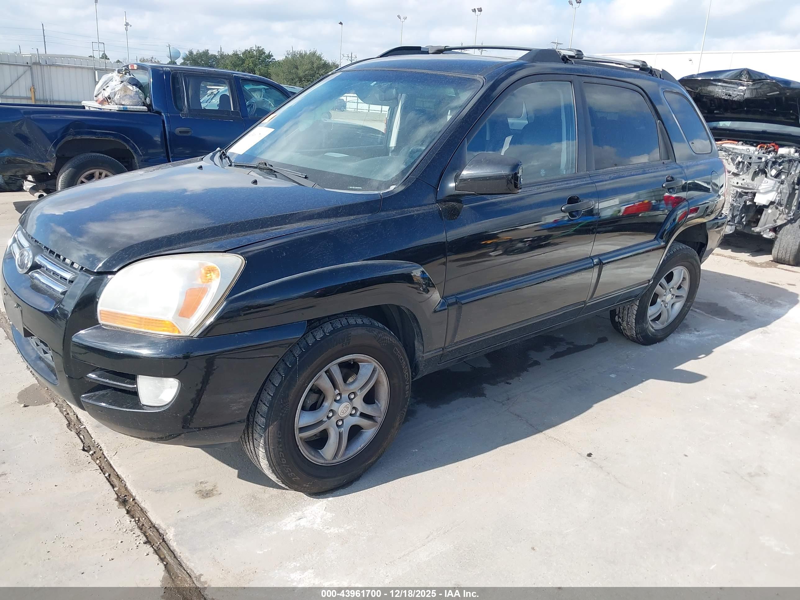 KIA SPORTAGE image 2