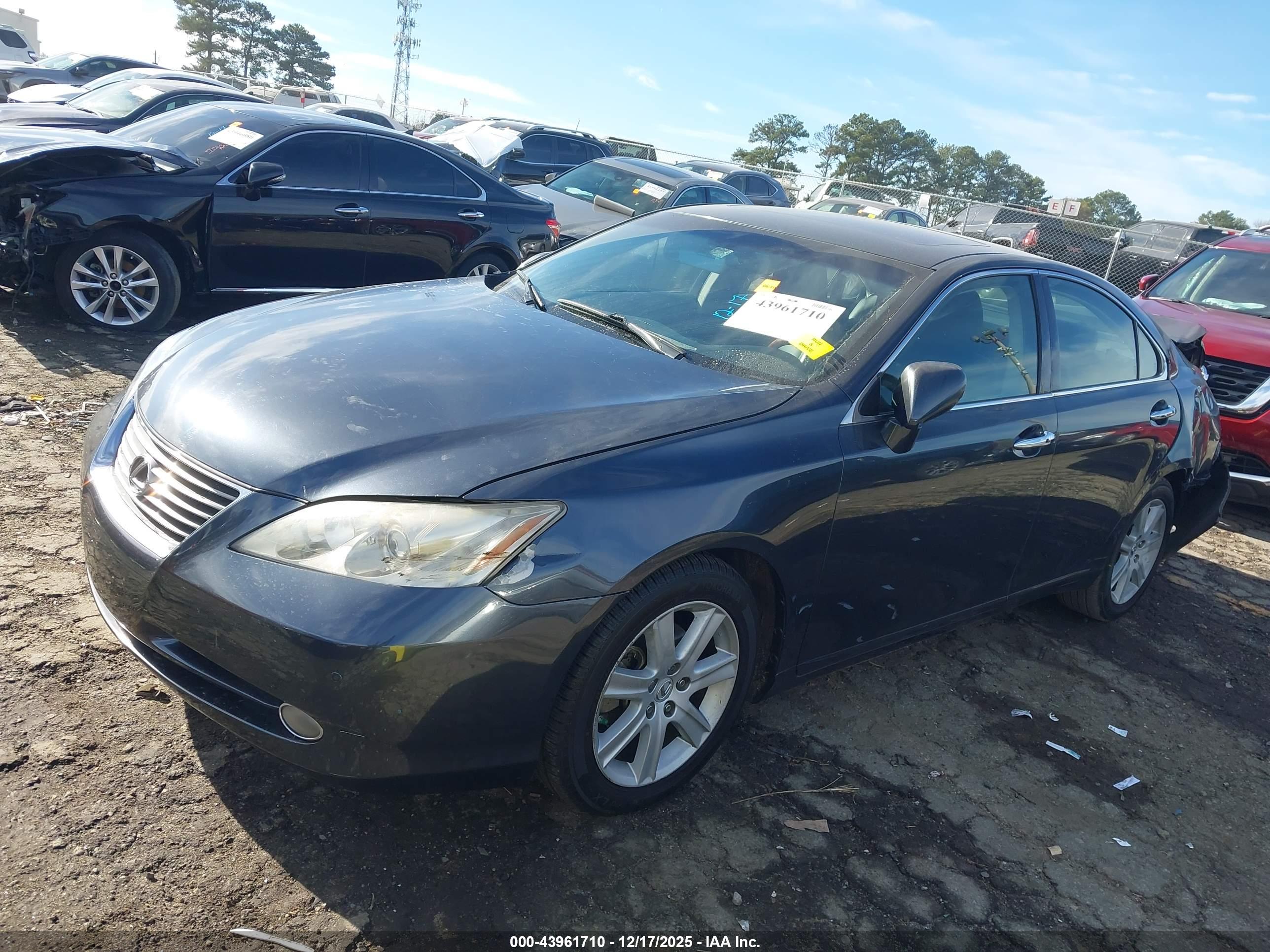 LEXUS ES image 2