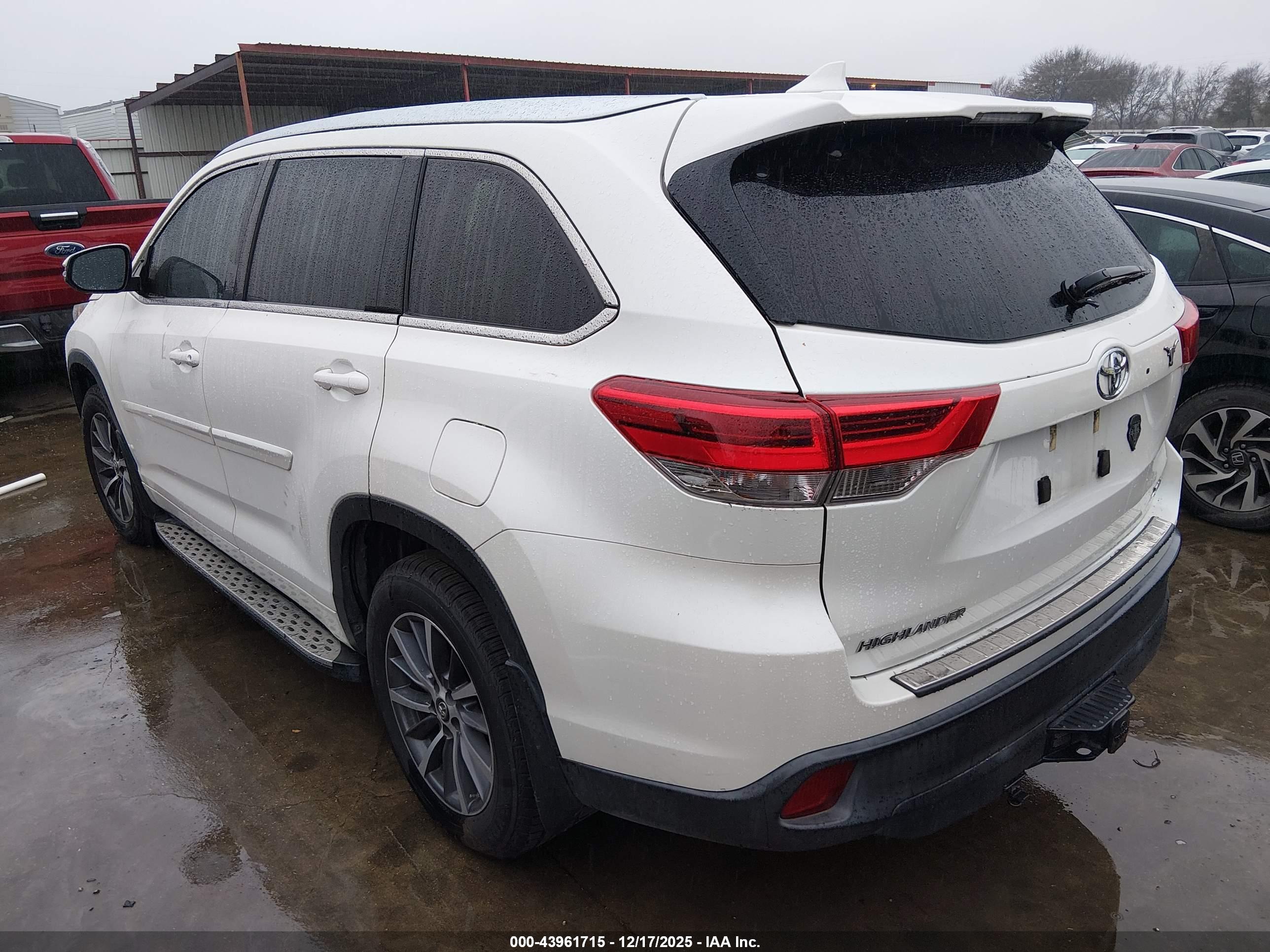 TOYOTA HIGHLANDER image 3