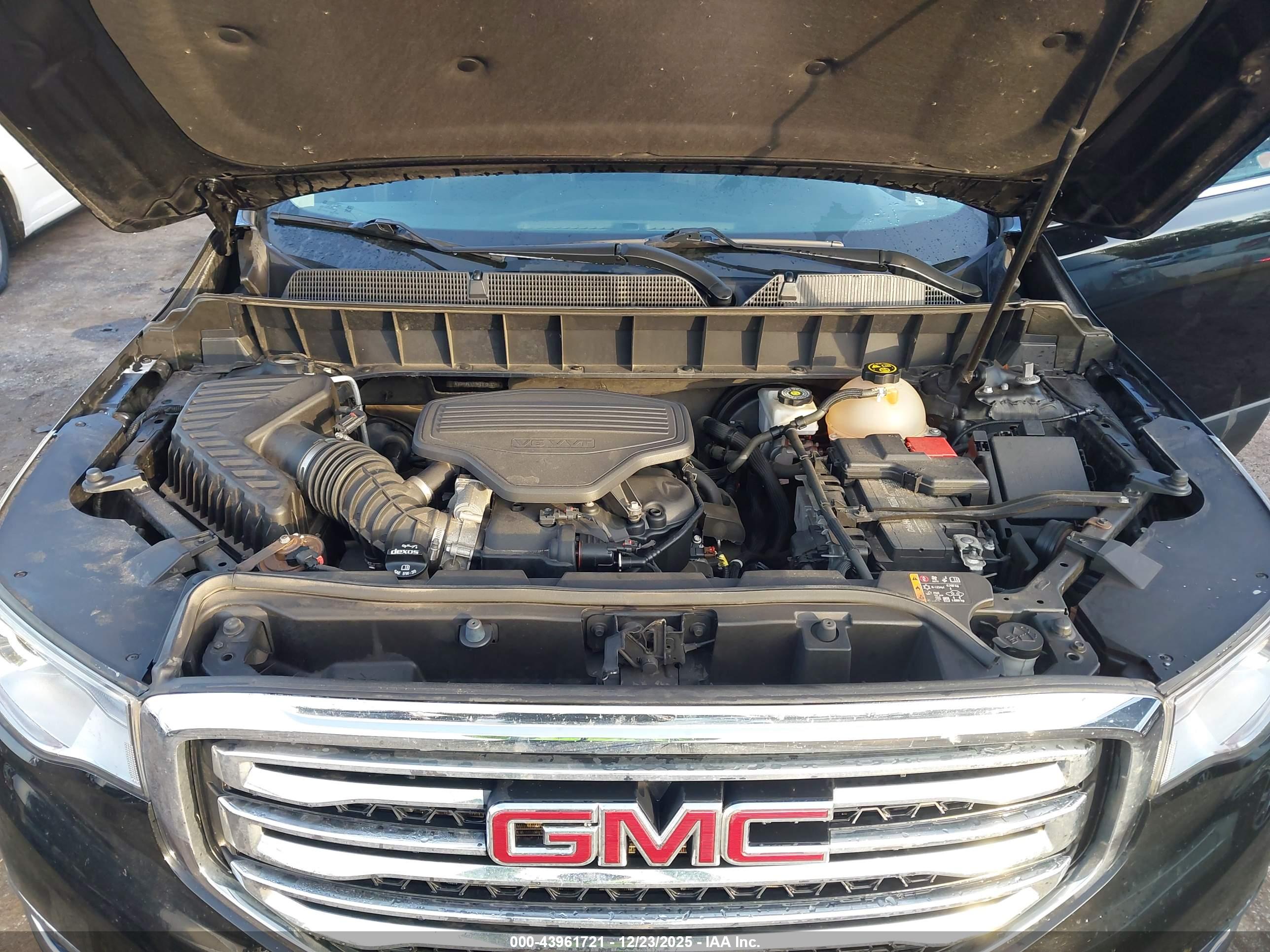 GMC ACADIA image 10