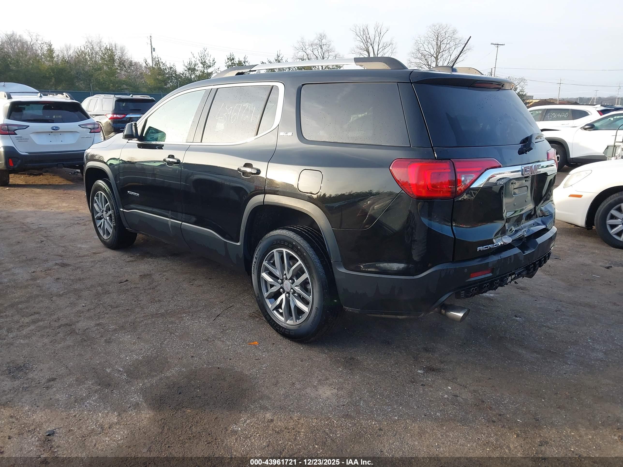 GMC ACADIA image 3