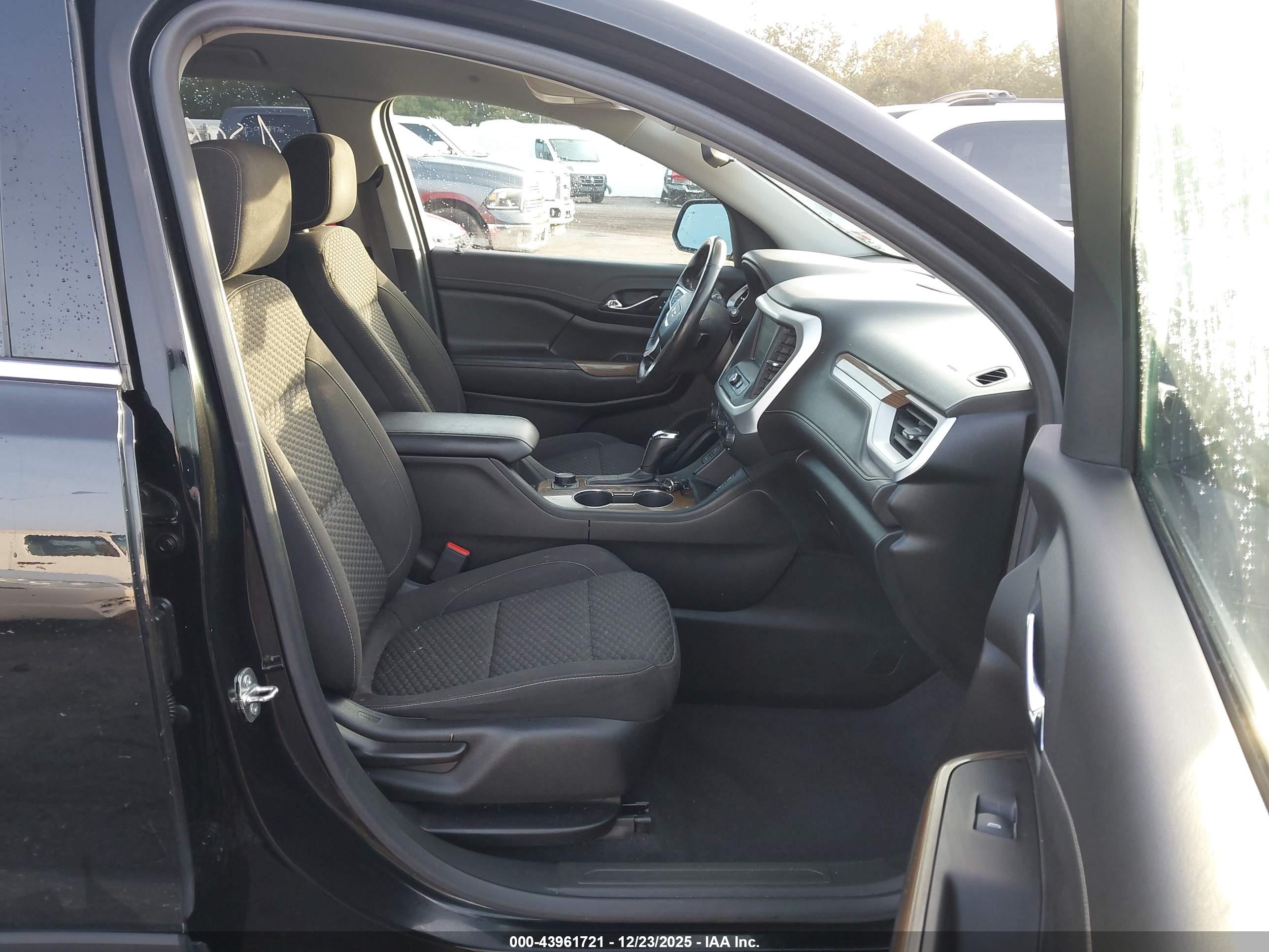 GMC ACADIA image 5