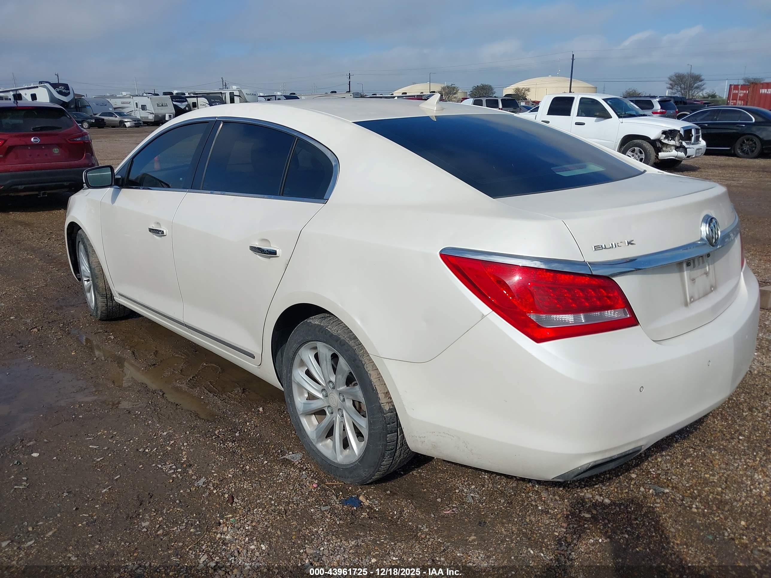 BUICK LACROSSE image 3