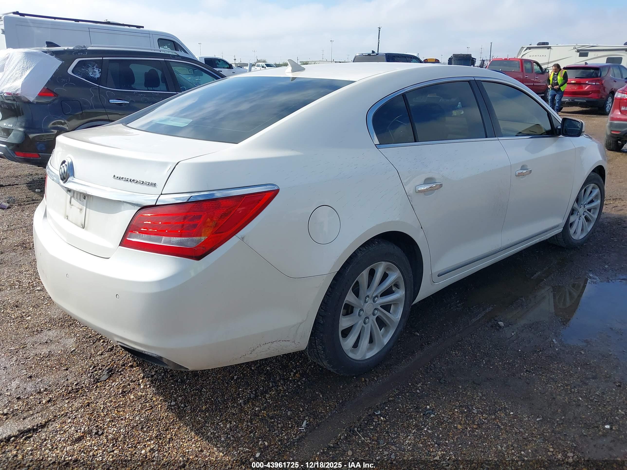 BUICK LACROSSE image 4