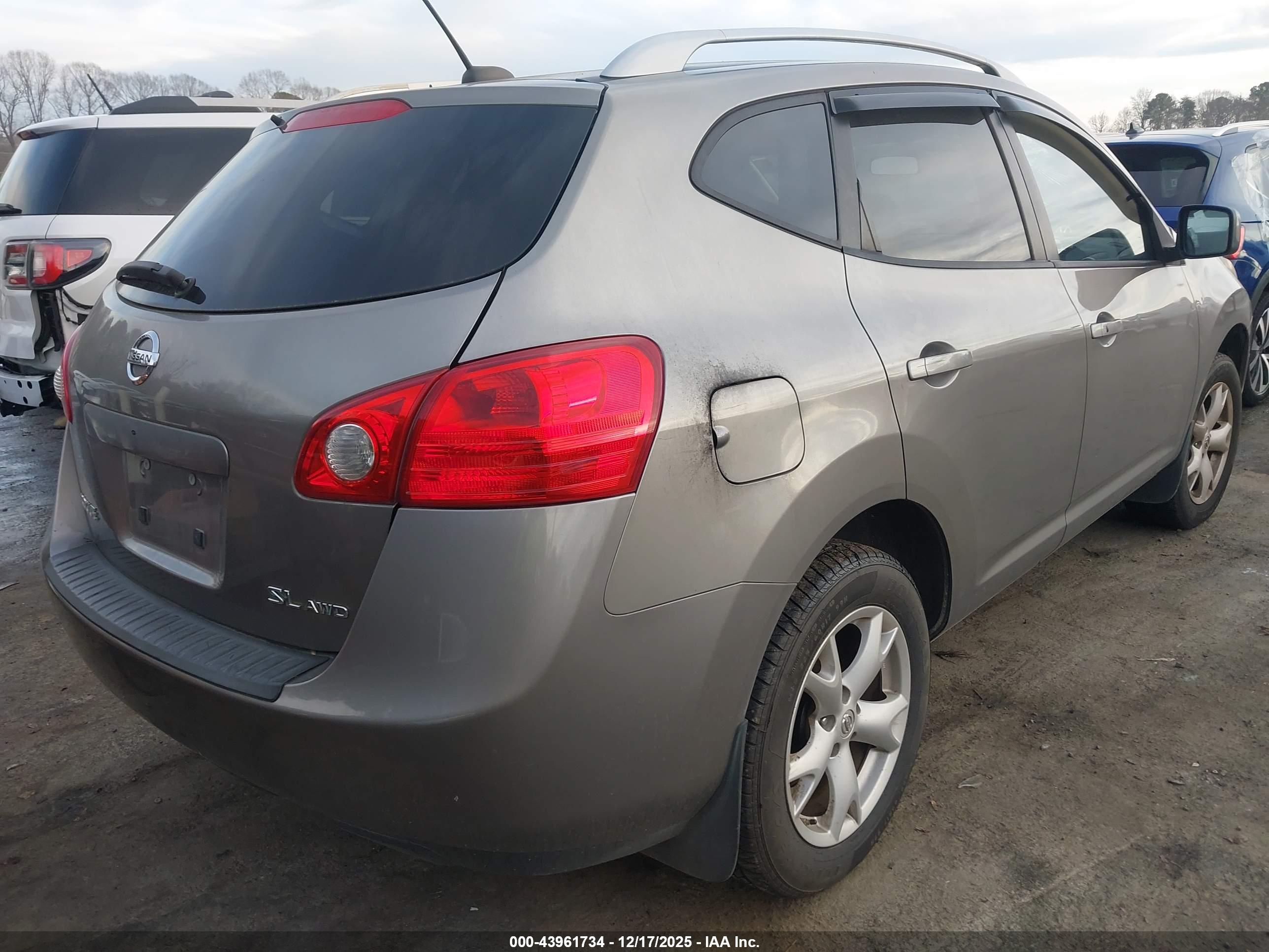 NISSAN ROGUE image 4