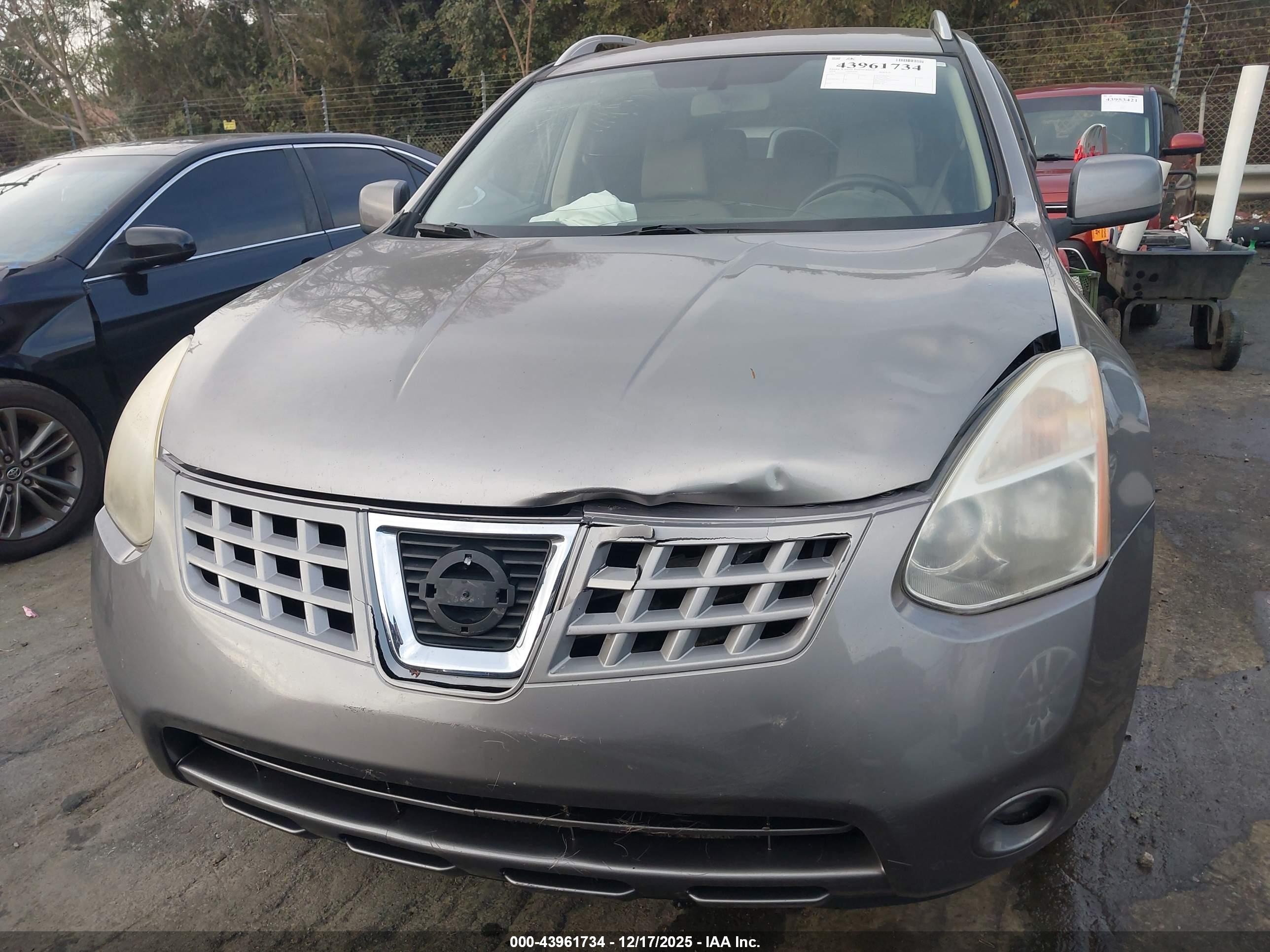 NISSAN ROGUE image 6
