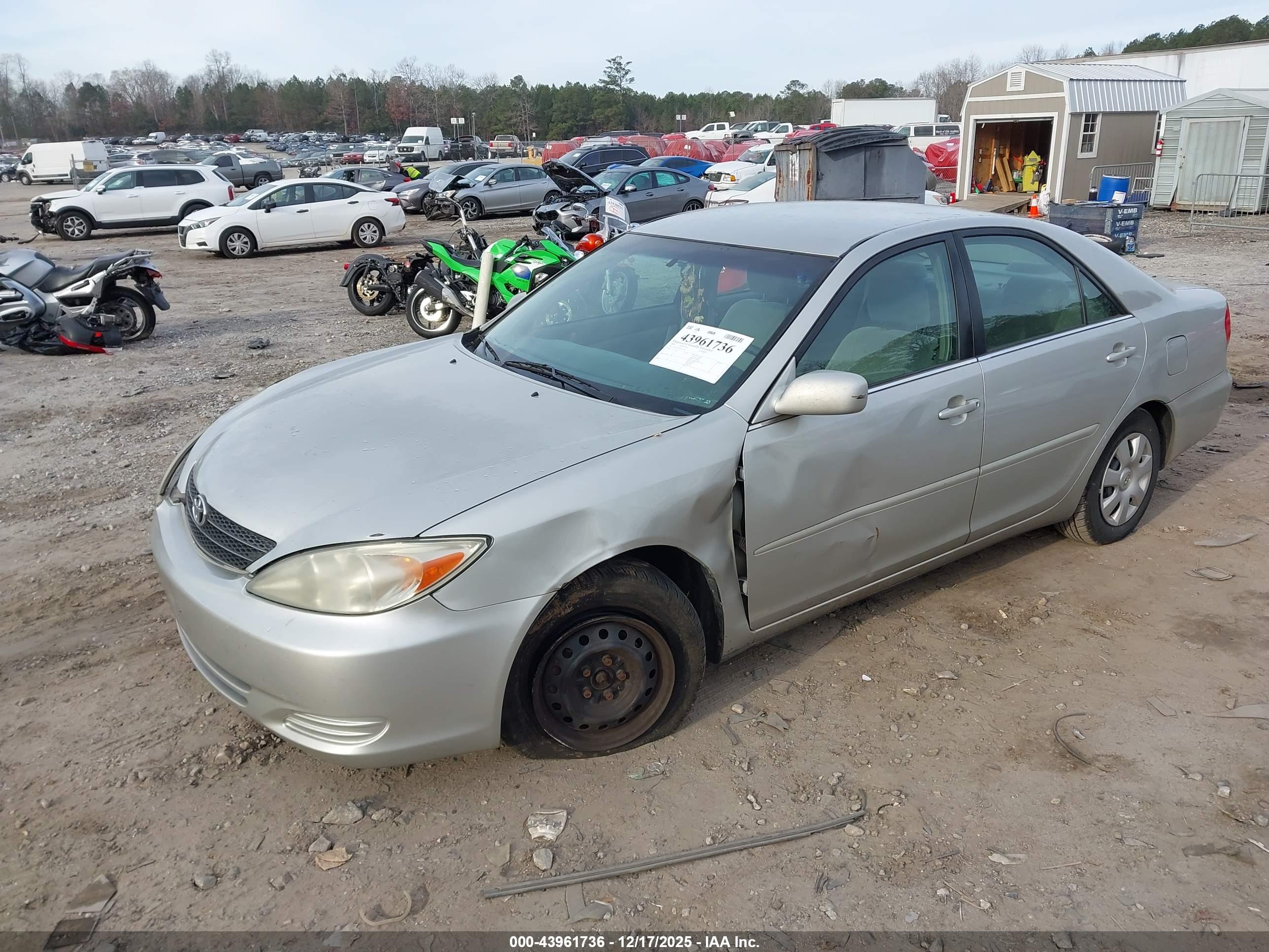 TOYOTA CAMRY image 2