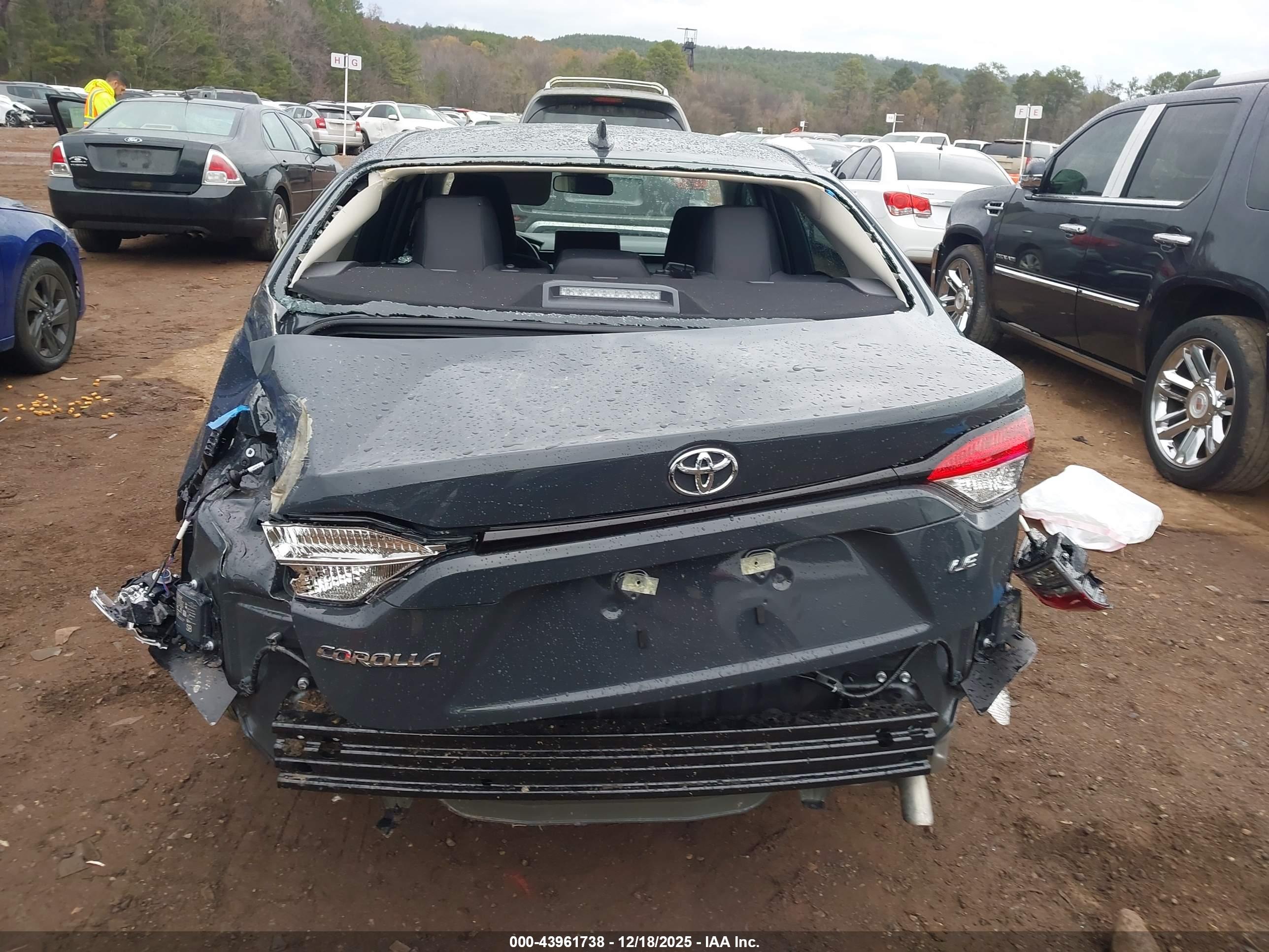 TOYOTA COROLLA image 6