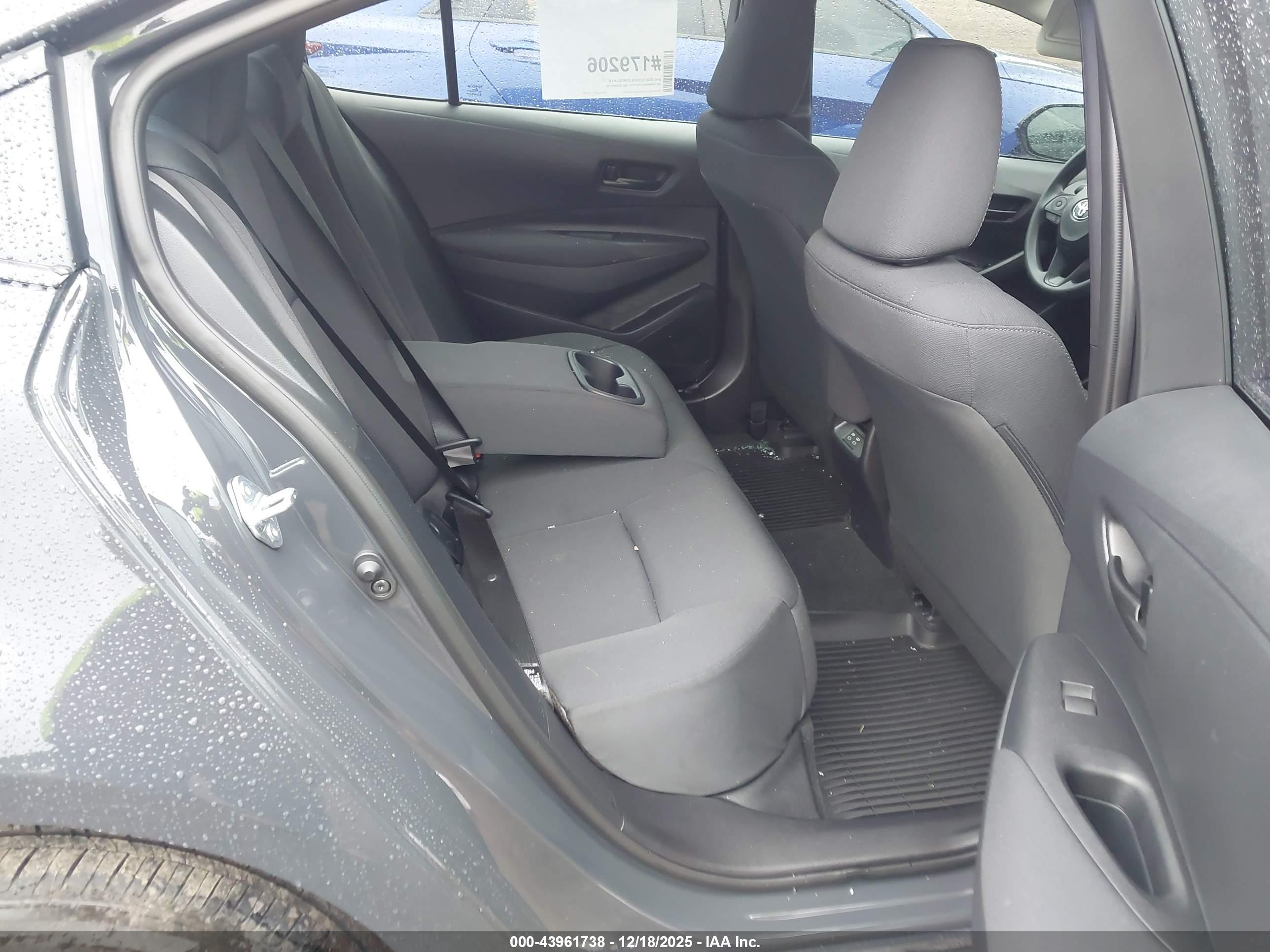 TOYOTA COROLLA image 8