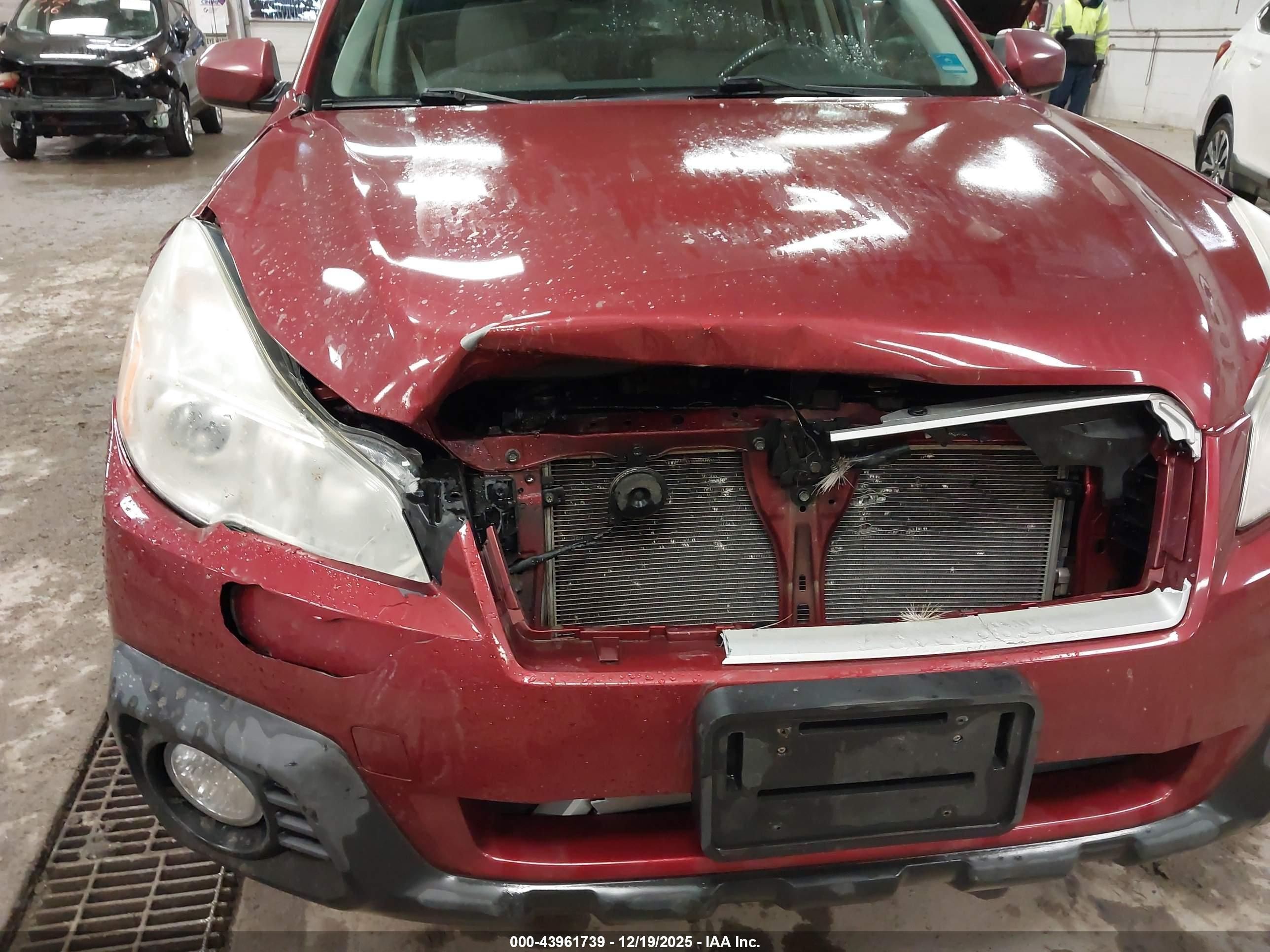 SUBARU OUTBACK image 6