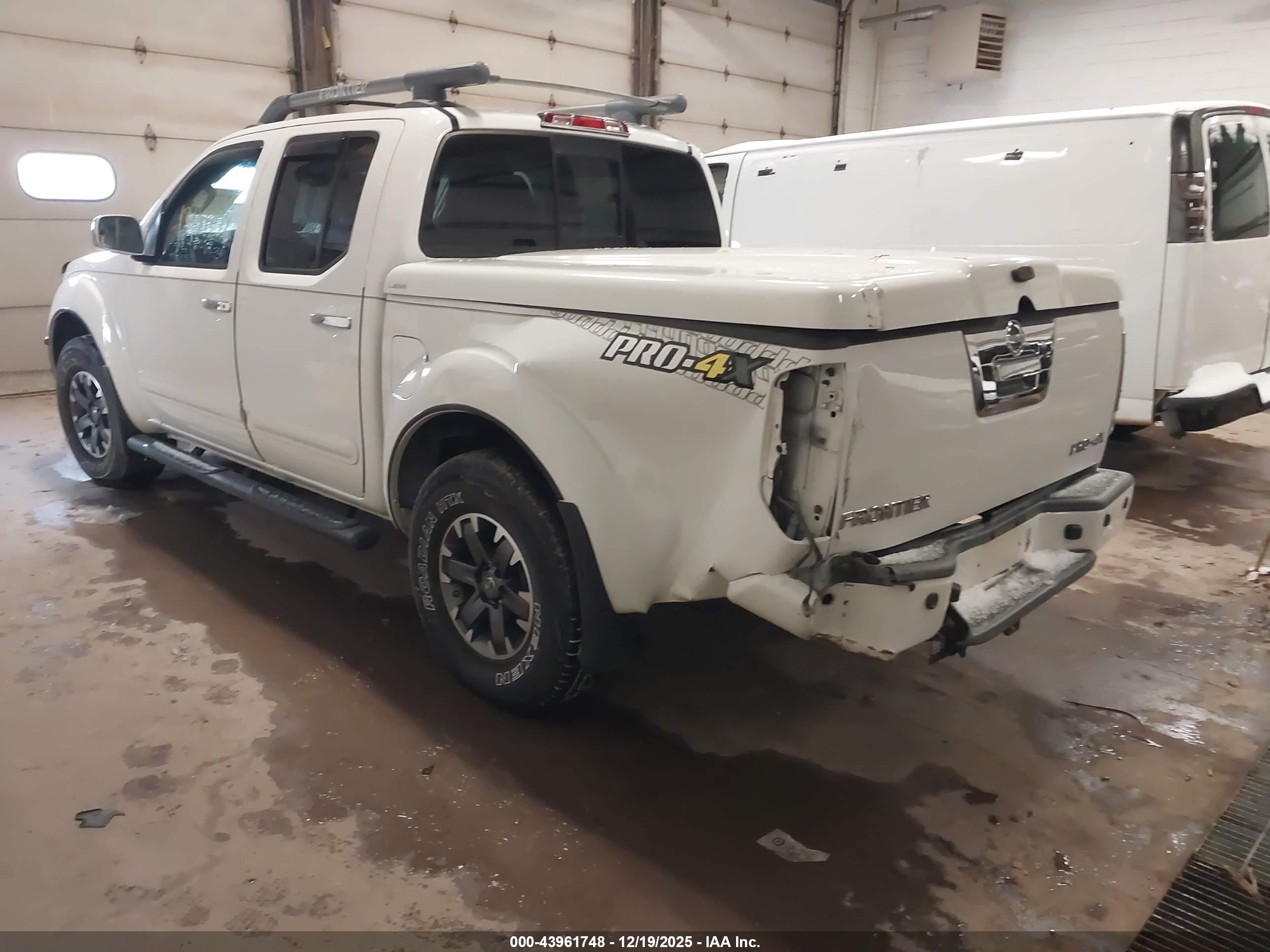 NISSAN FRONTIER image 3