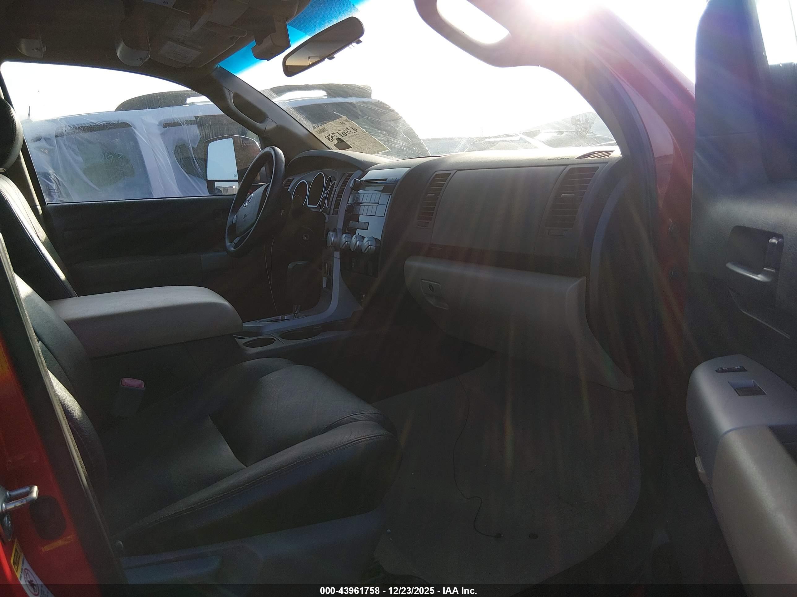 TOYOTA TUNDRA image 5