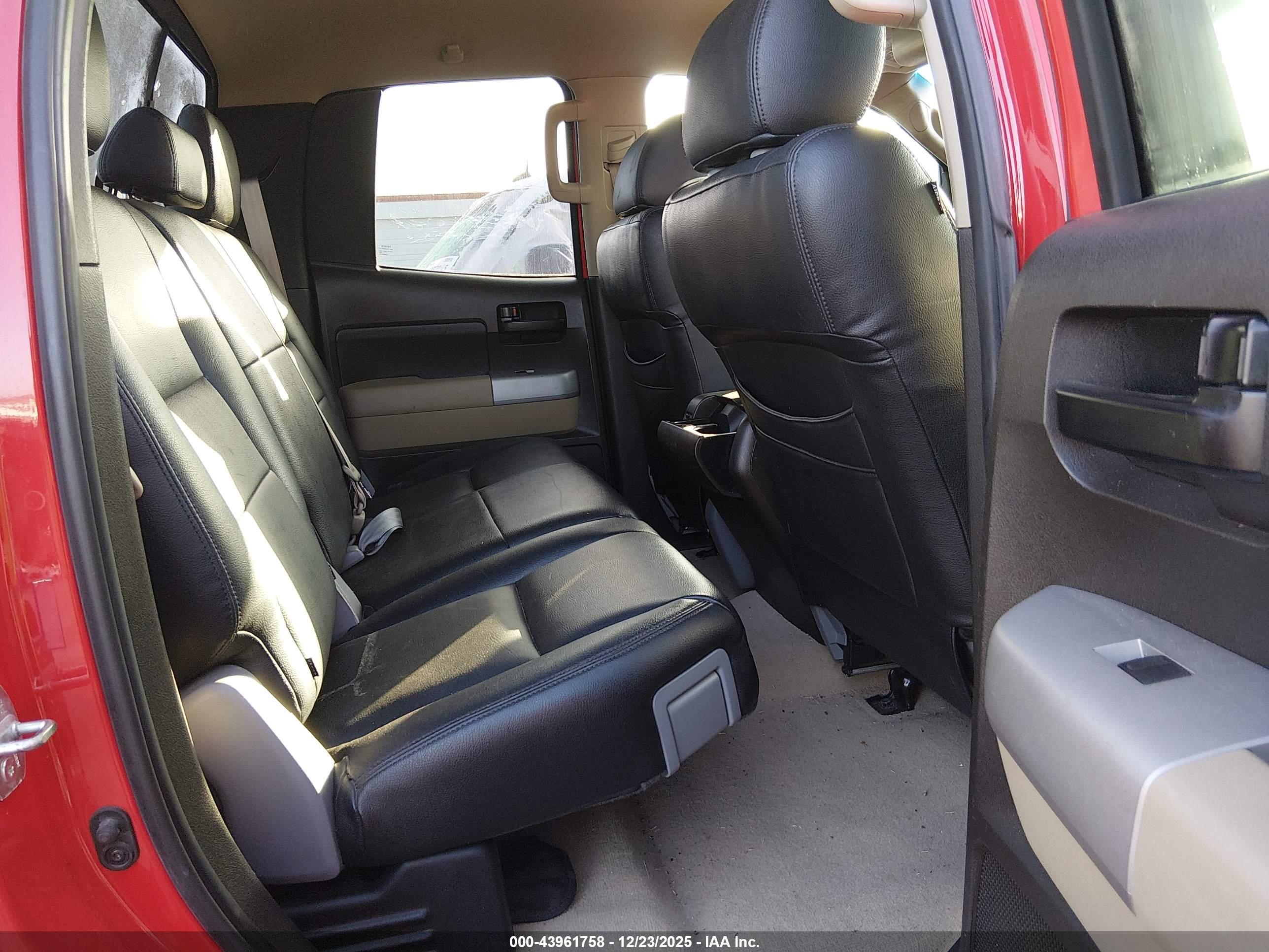 TOYOTA TUNDRA image 8