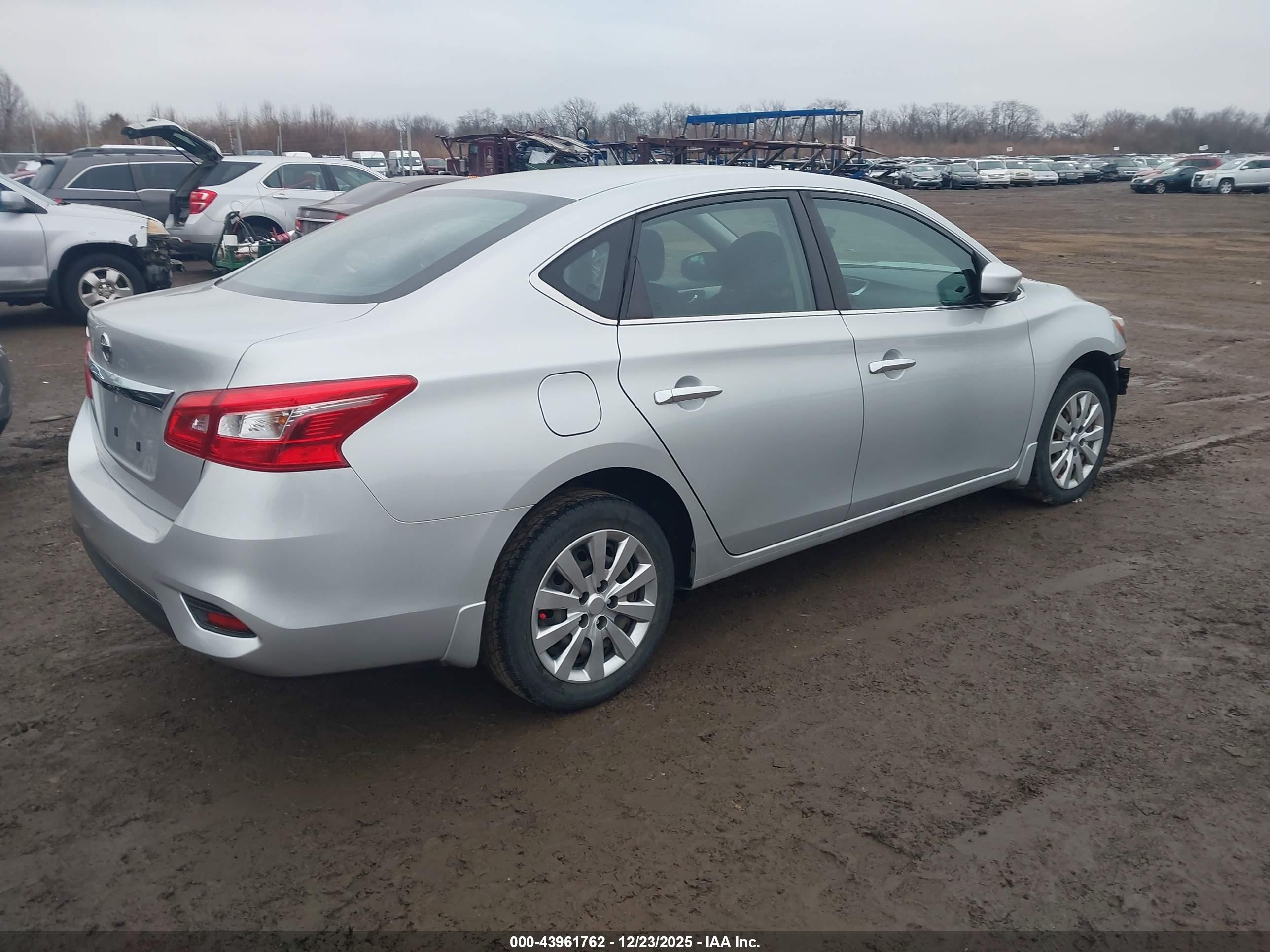 NISSAN SENTRA image 4