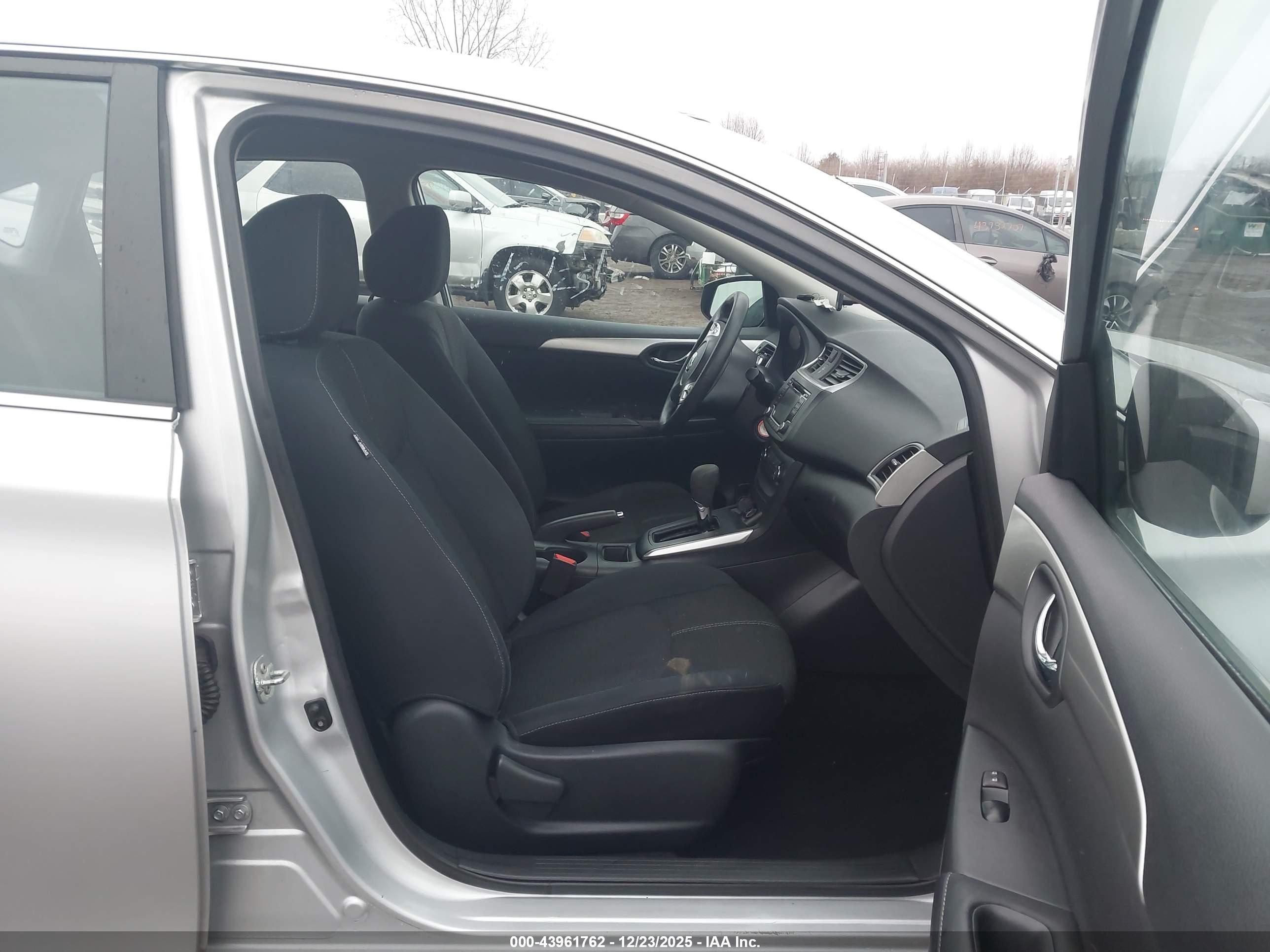 NISSAN SENTRA image 5