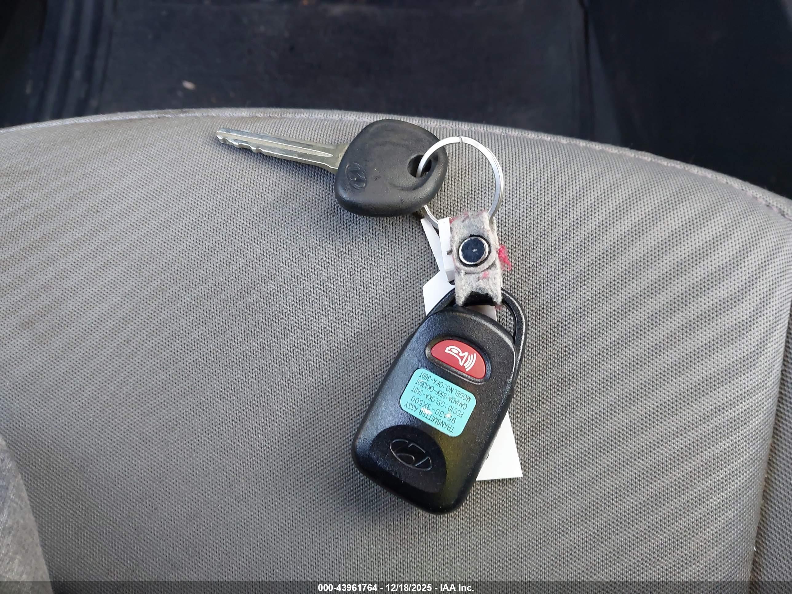HYUNDAI ELANTRA image 11
