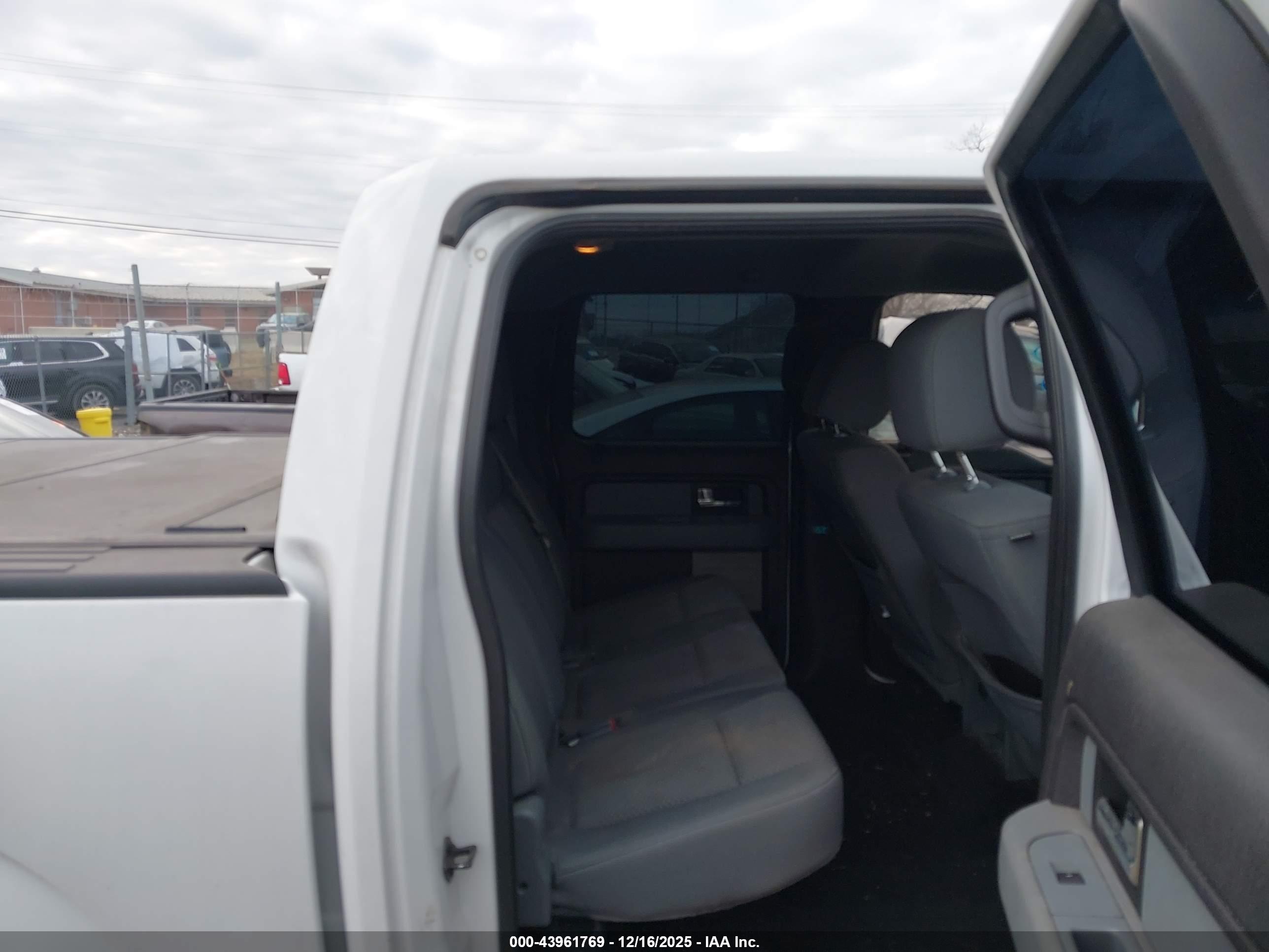 FORD F-150 image 8