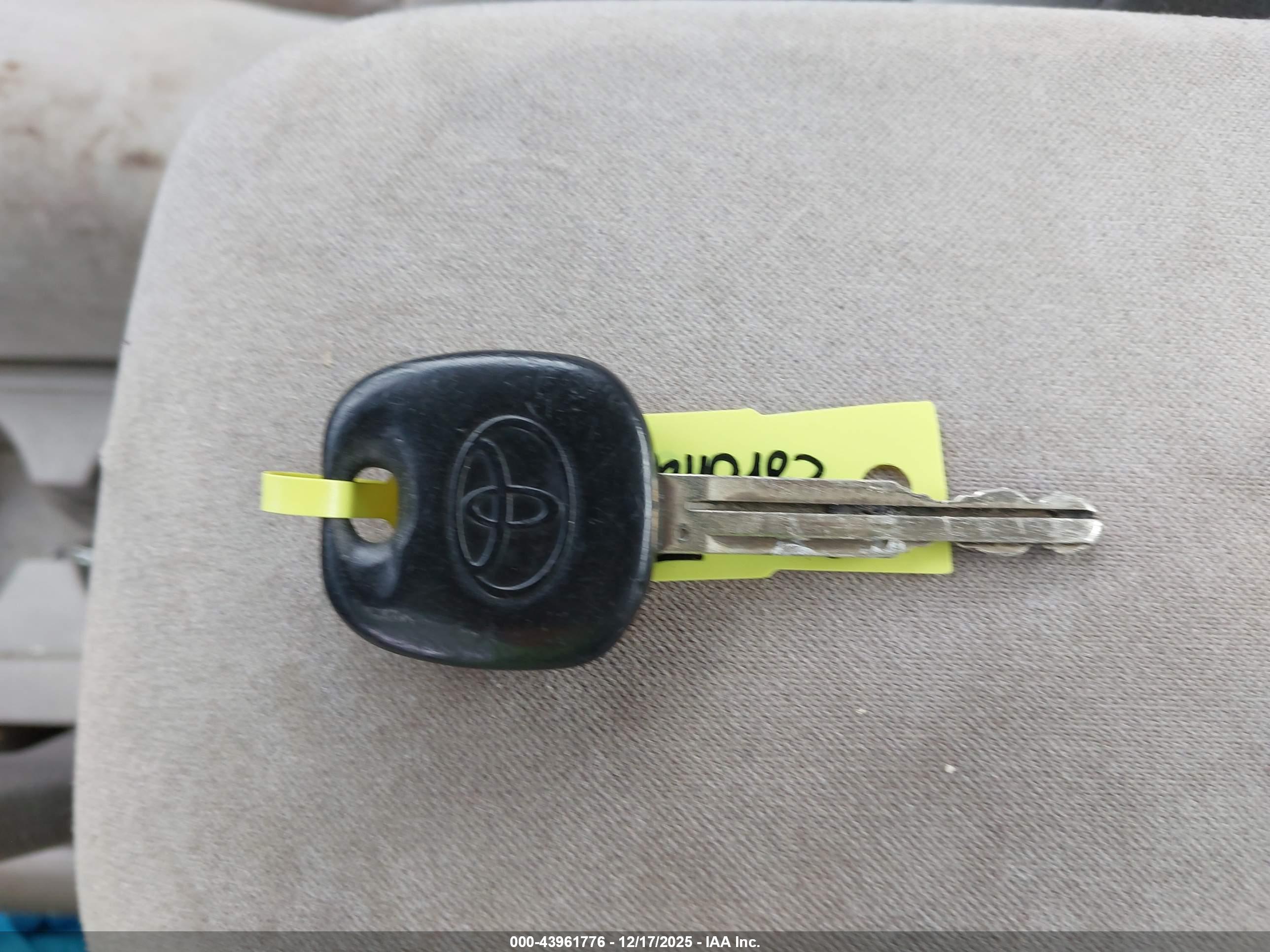 TOYOTA COROLLA image 11