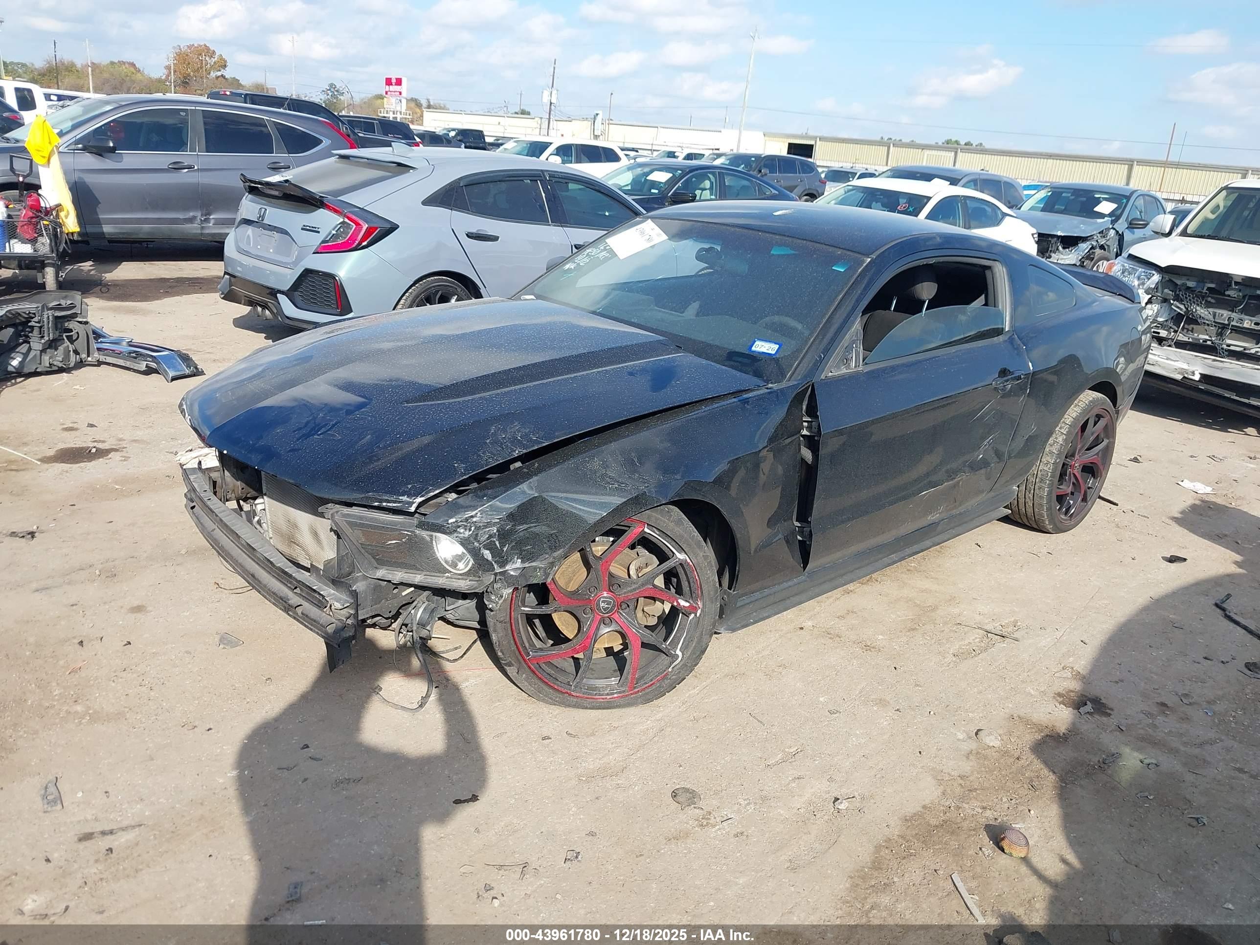 FORD MUSTANG image 2