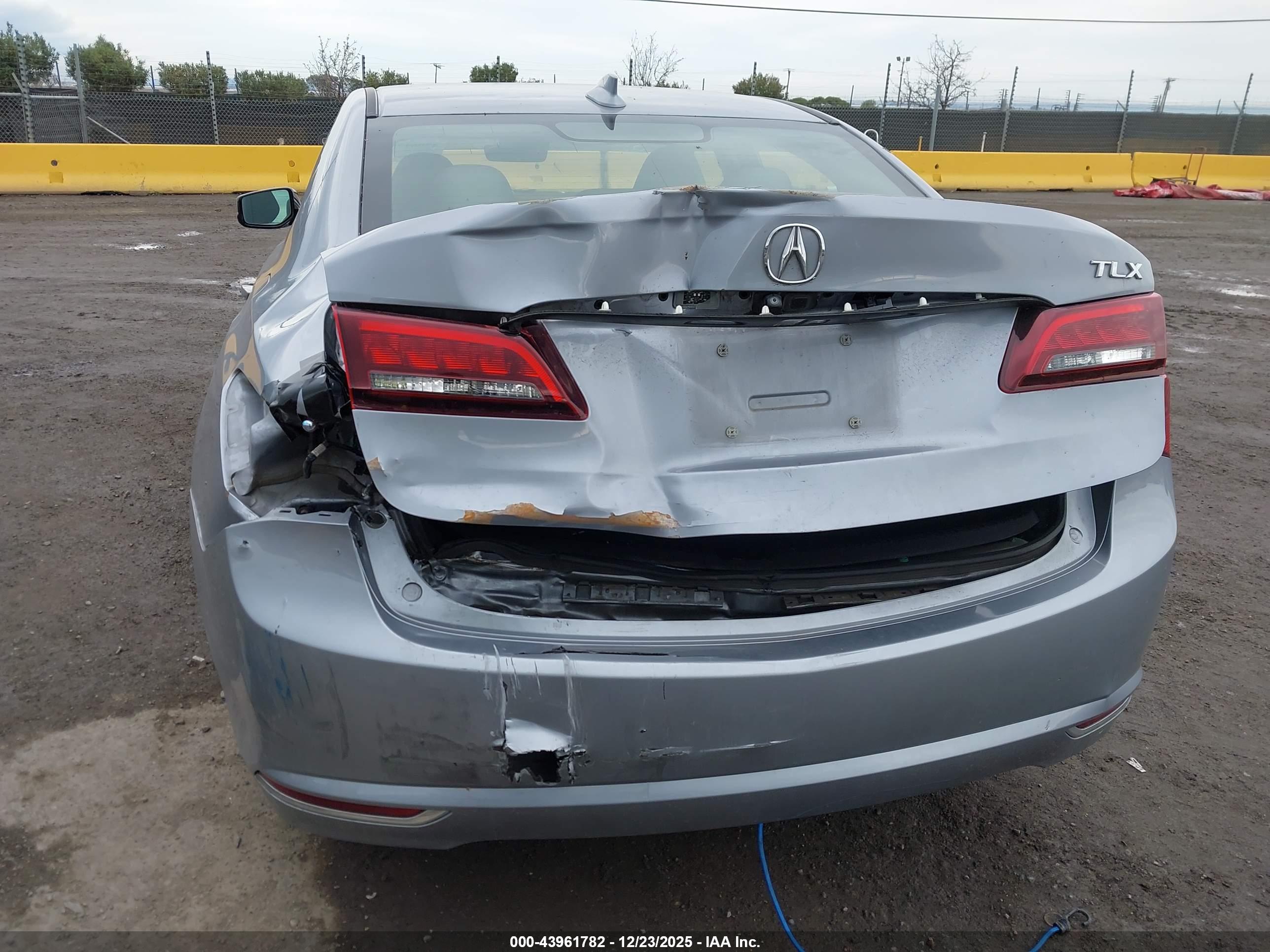 ACURA TLX image 6