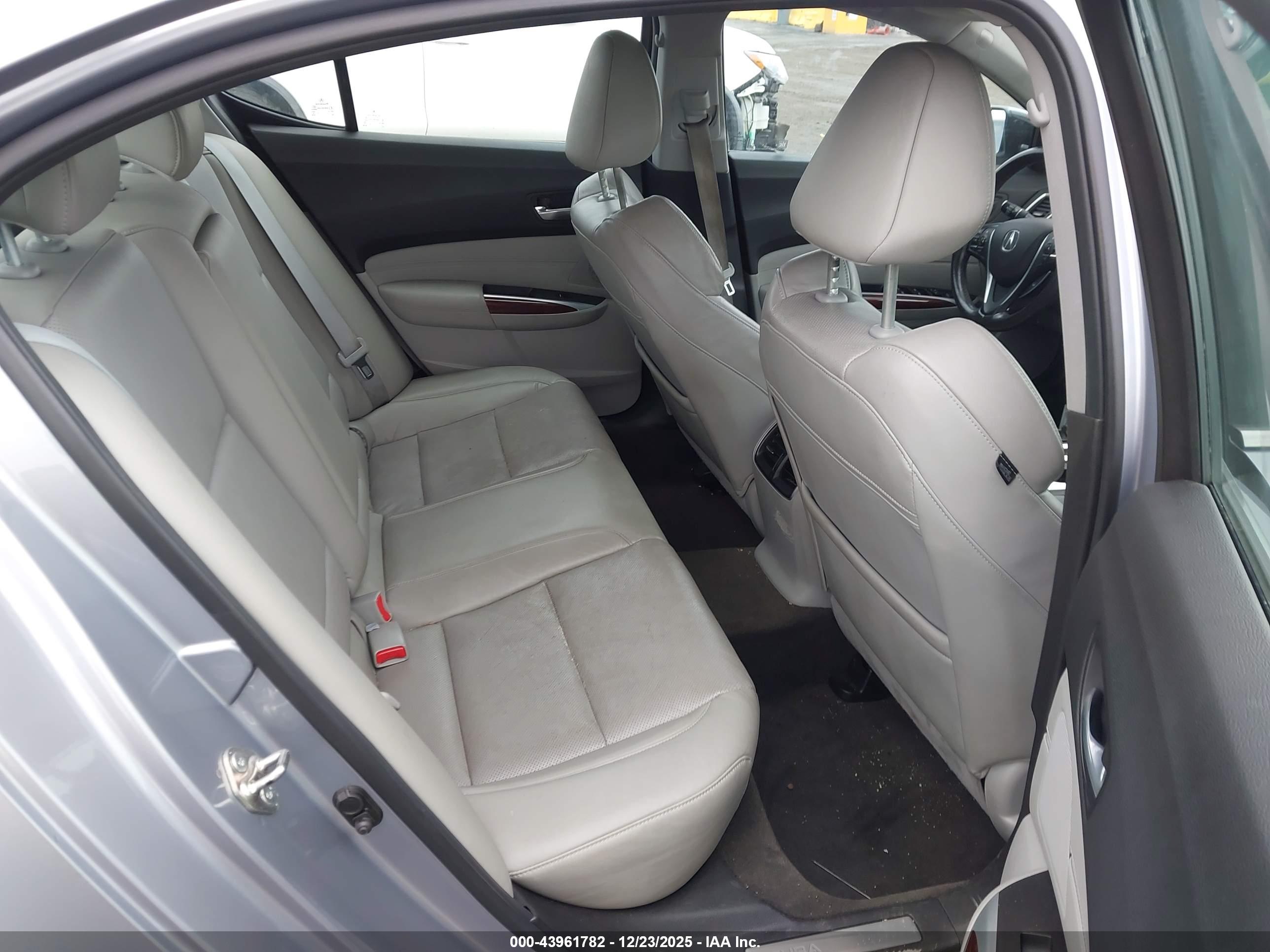 ACURA TLX image 8
