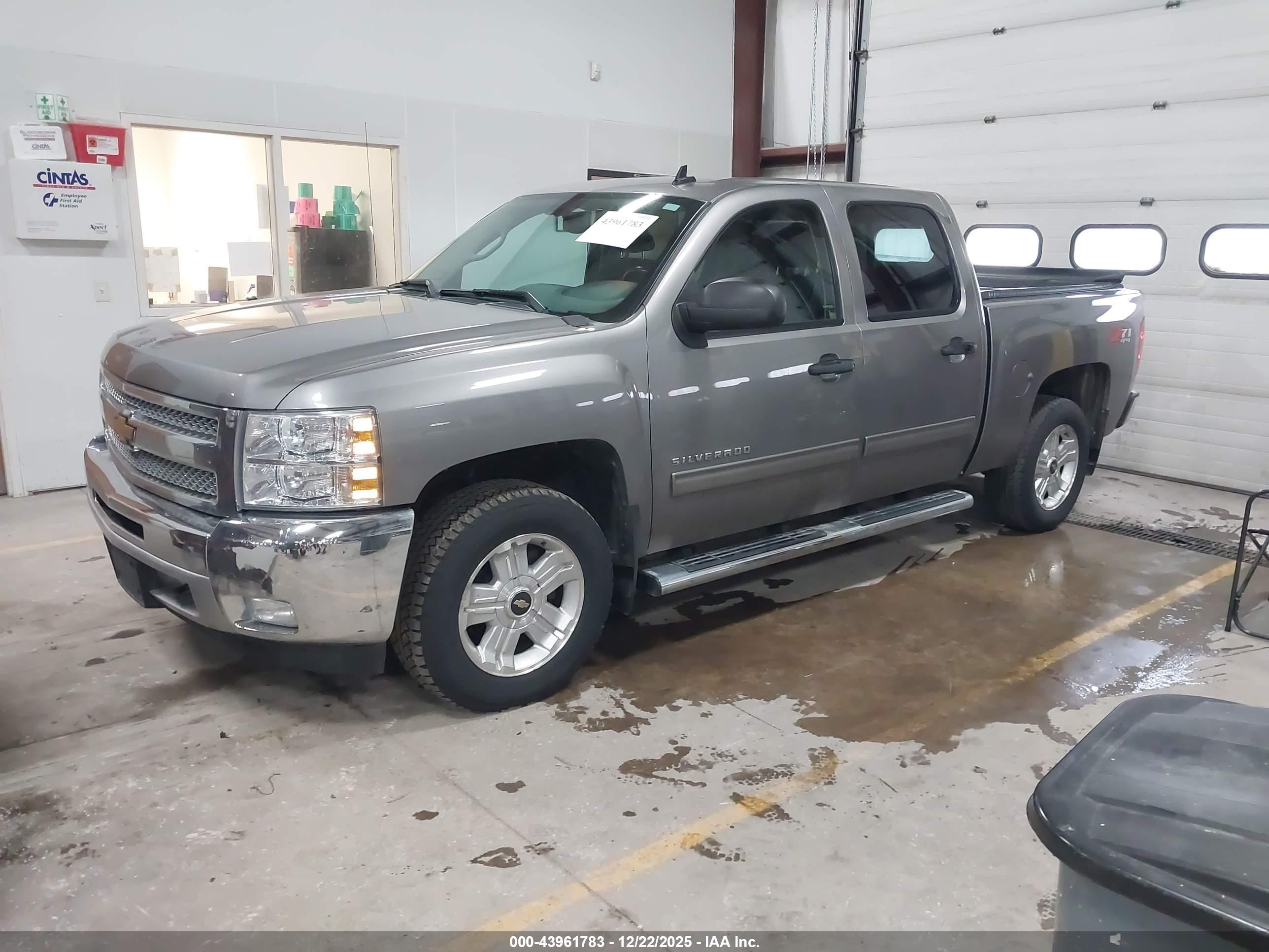 CHEVROLET SILVERADO image 2