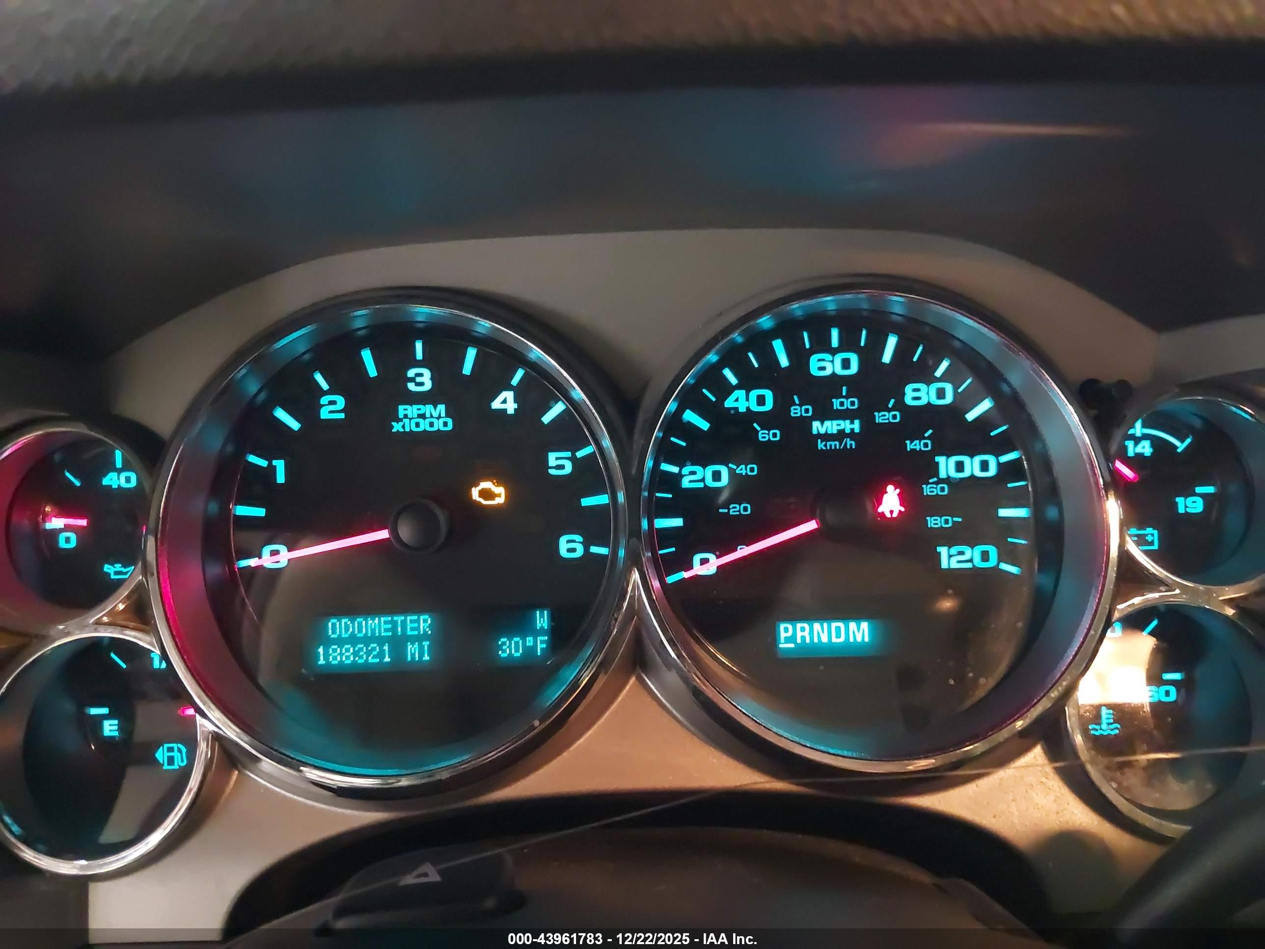 CHEVROLET SILVERADO image 7