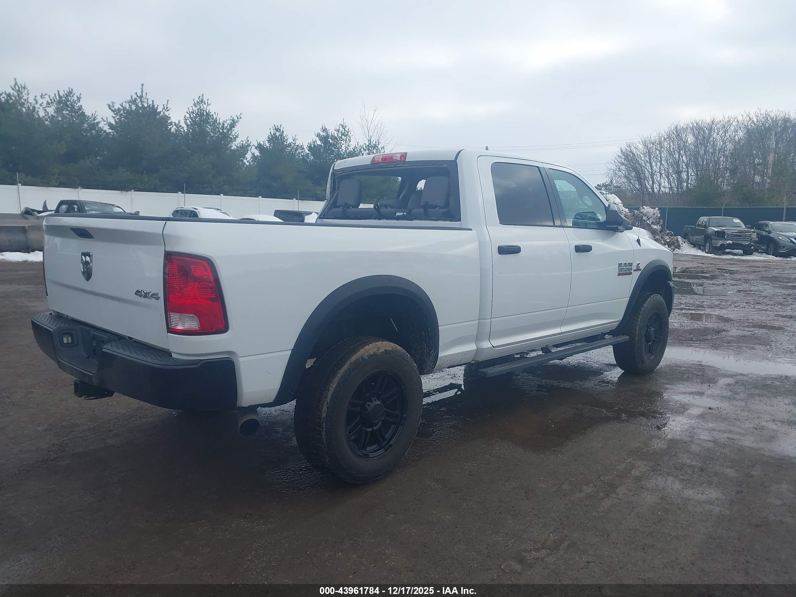 RAM 3500 image 4