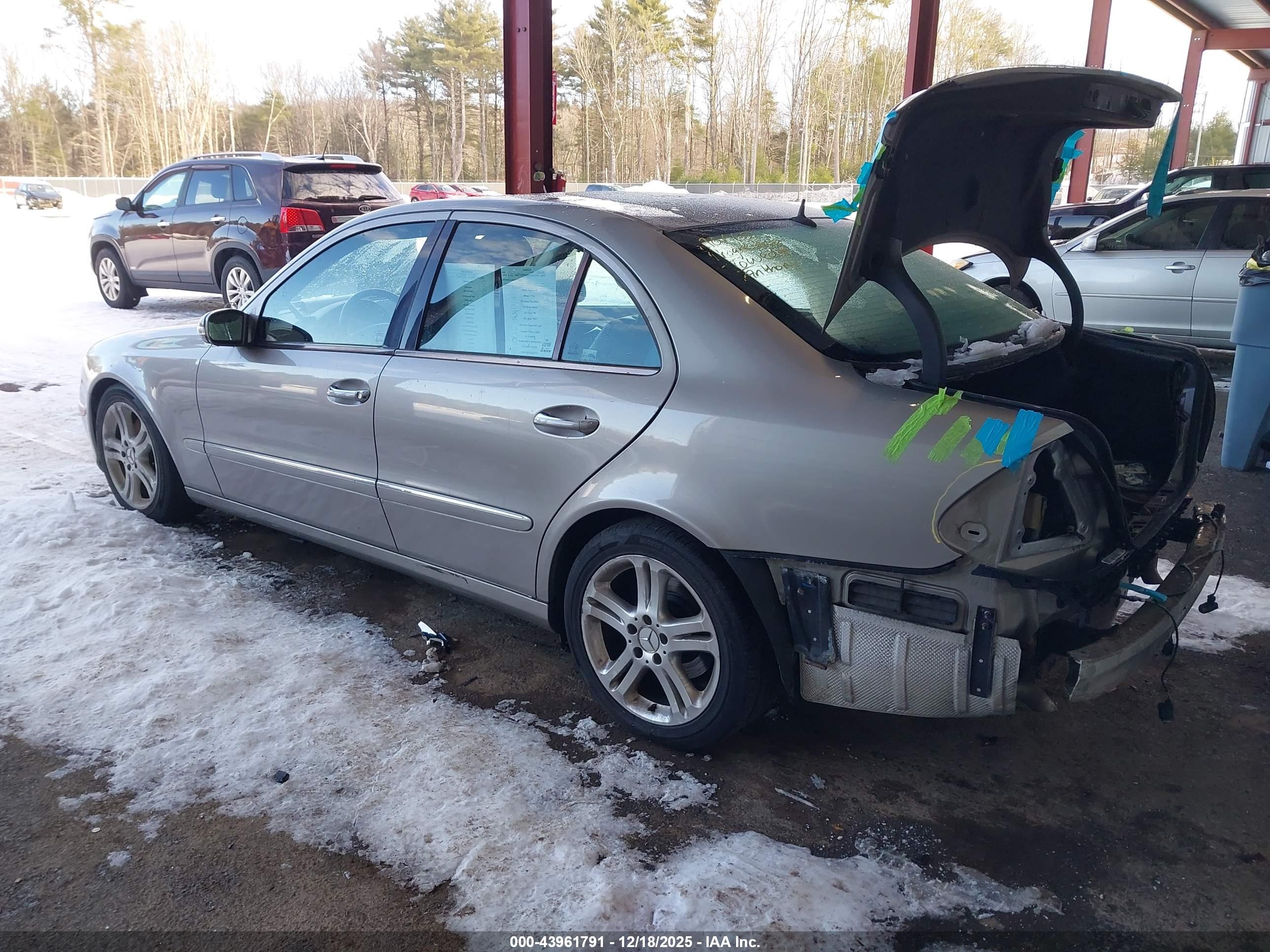 MERCEDES-BENZ E image 3