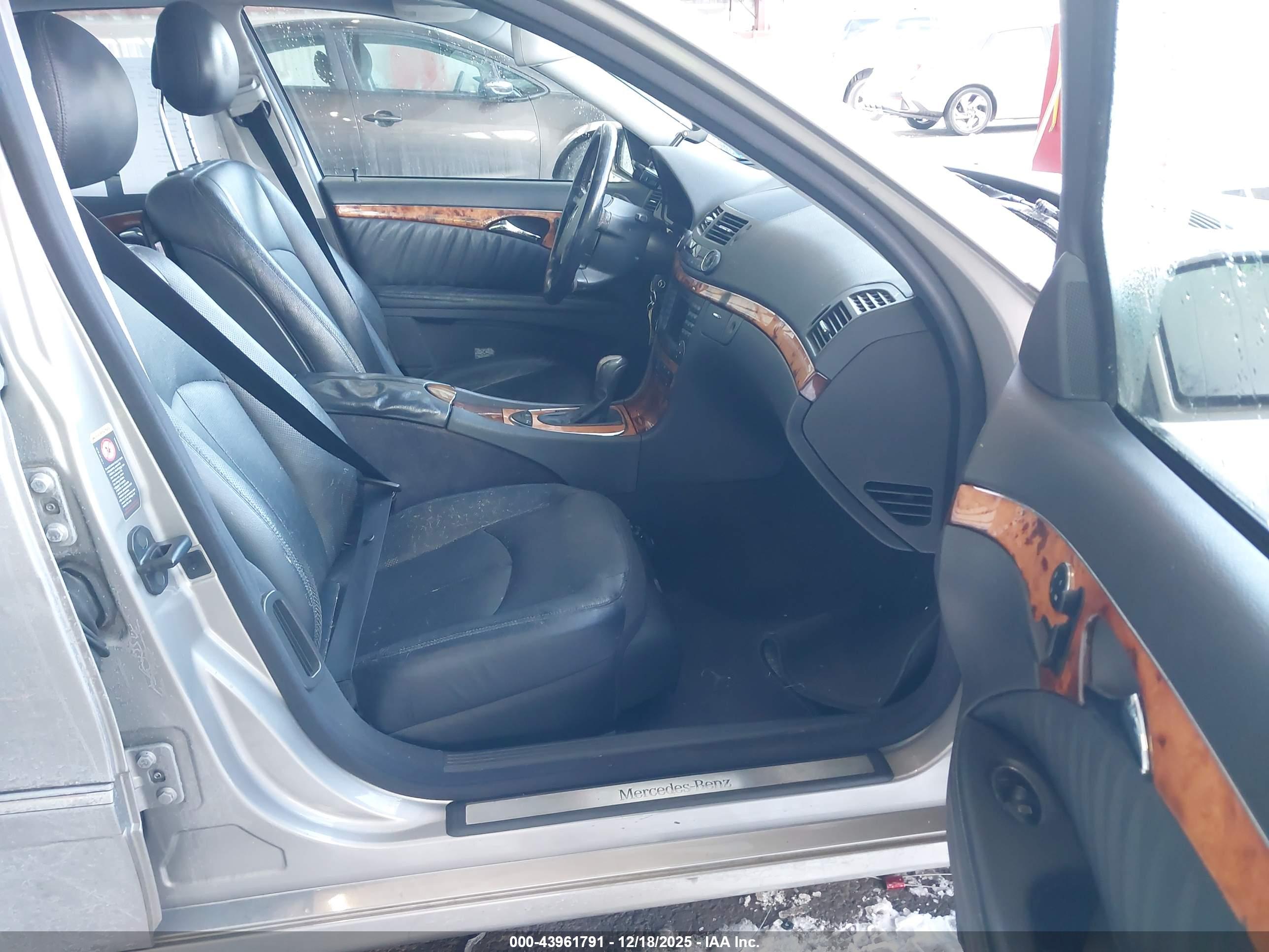 MERCEDES-BENZ E image 5