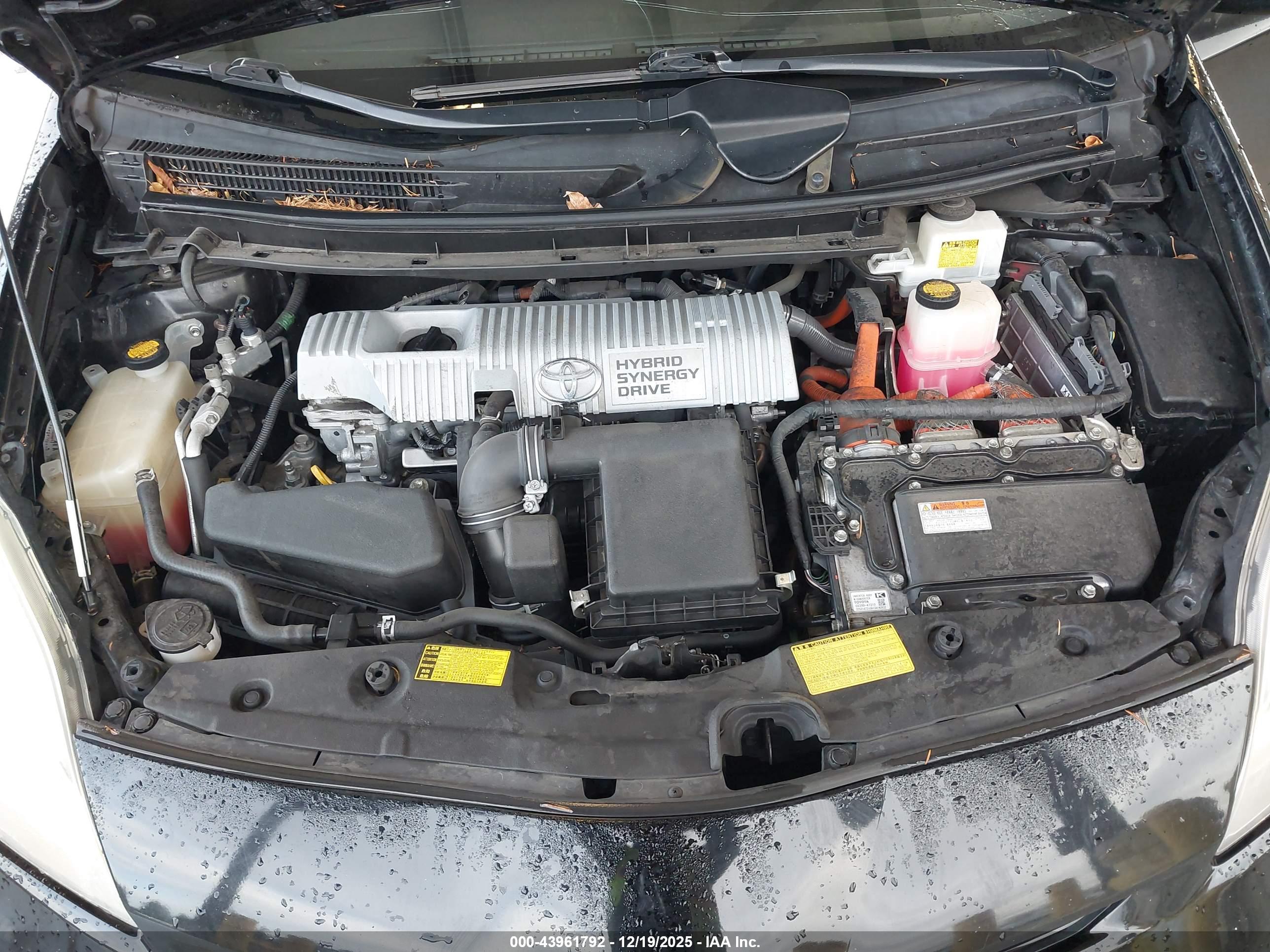 TOYOTA PRIUS image 10