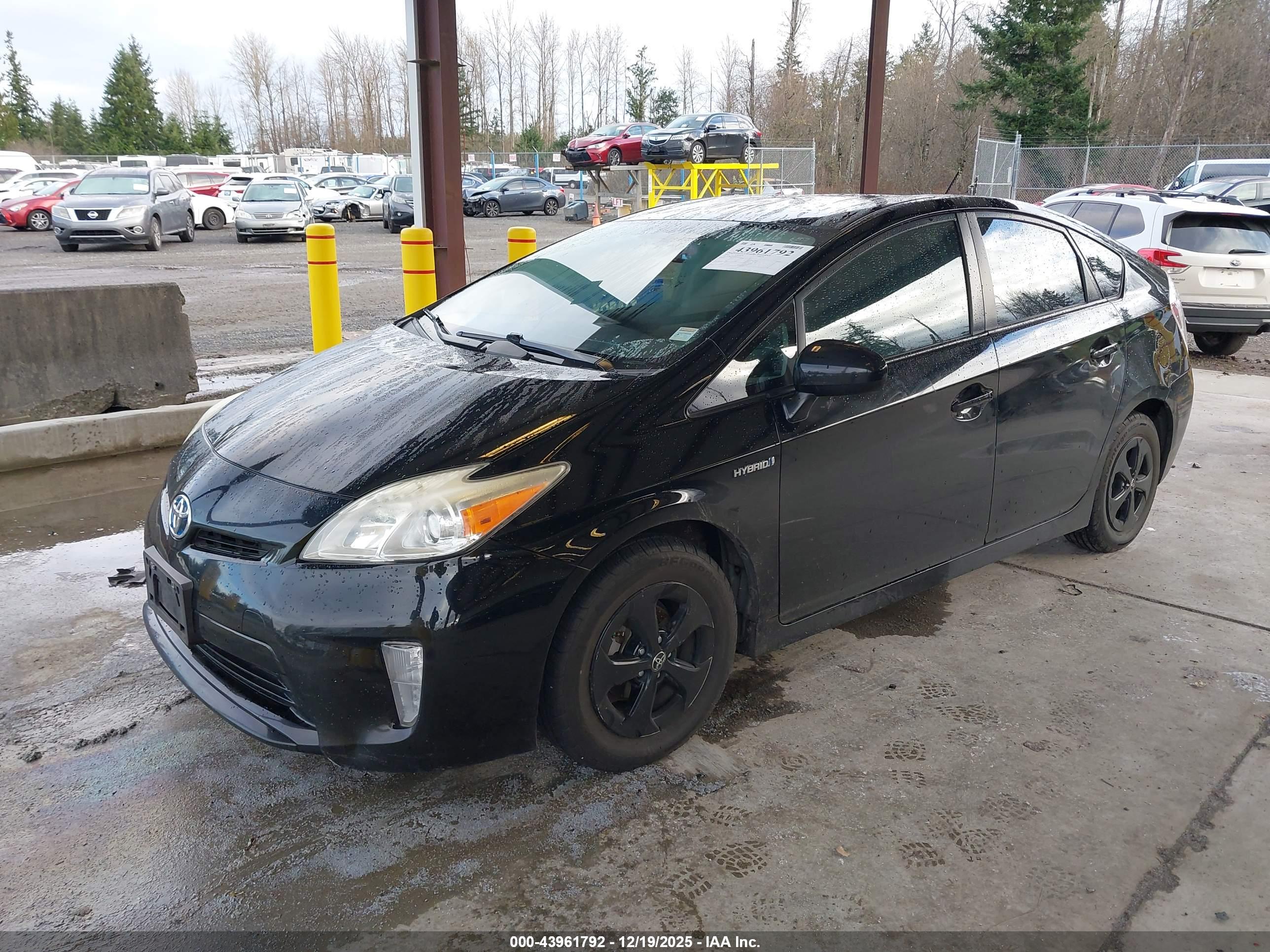 TOYOTA PRIUS image 2