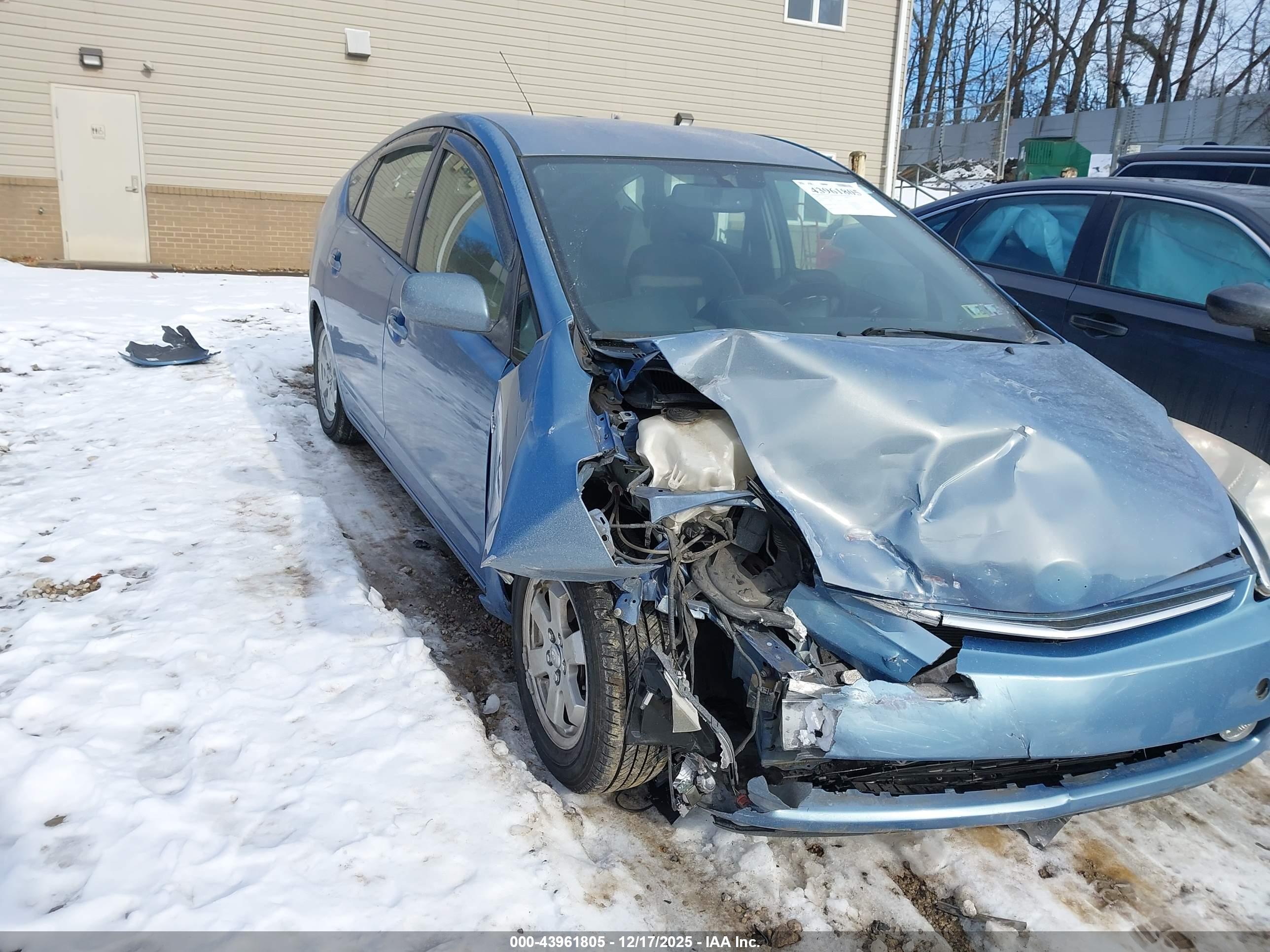 TOYOTA PRIUS image 6