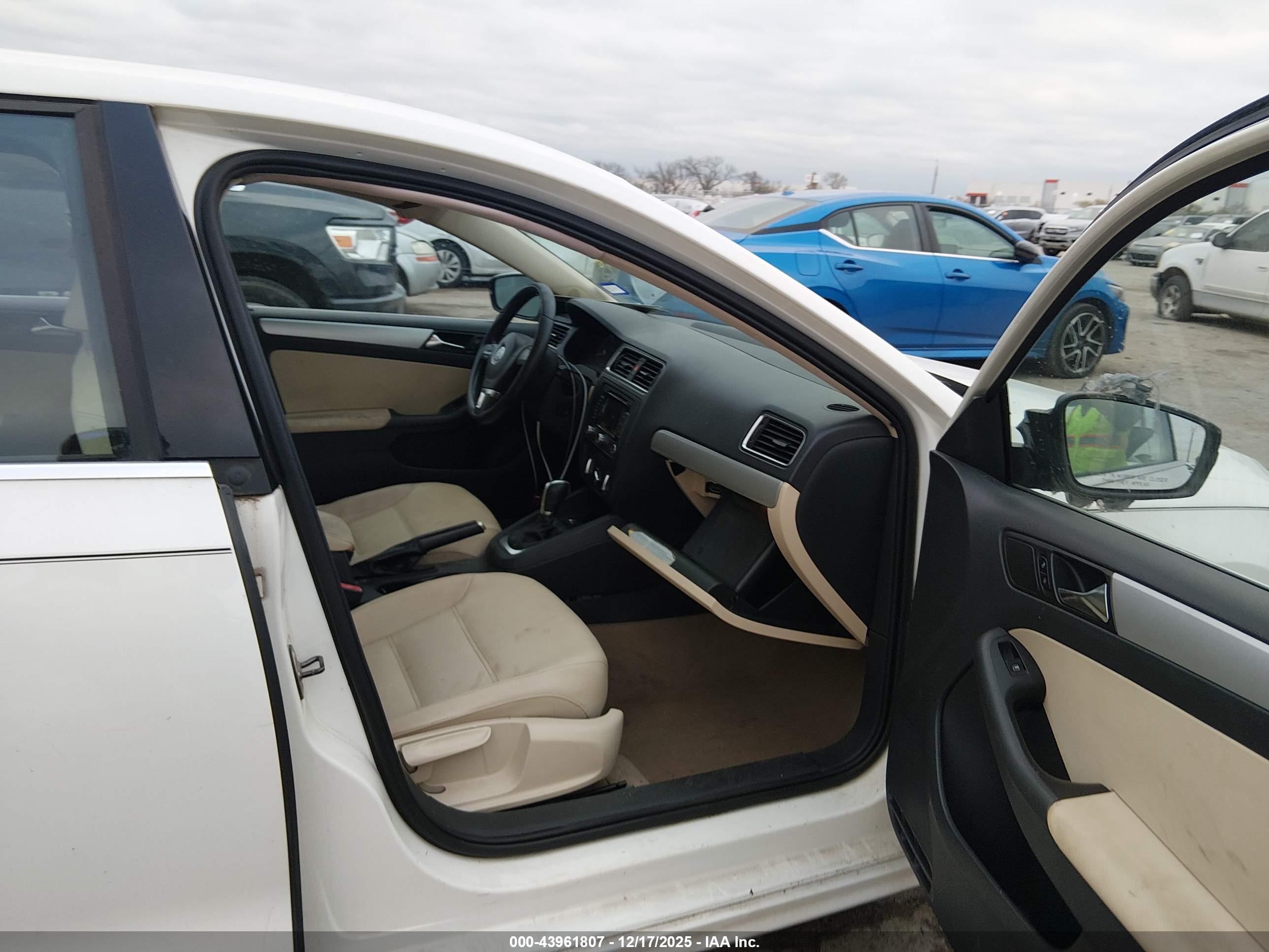VOLKSWAGEN JETTA image 5