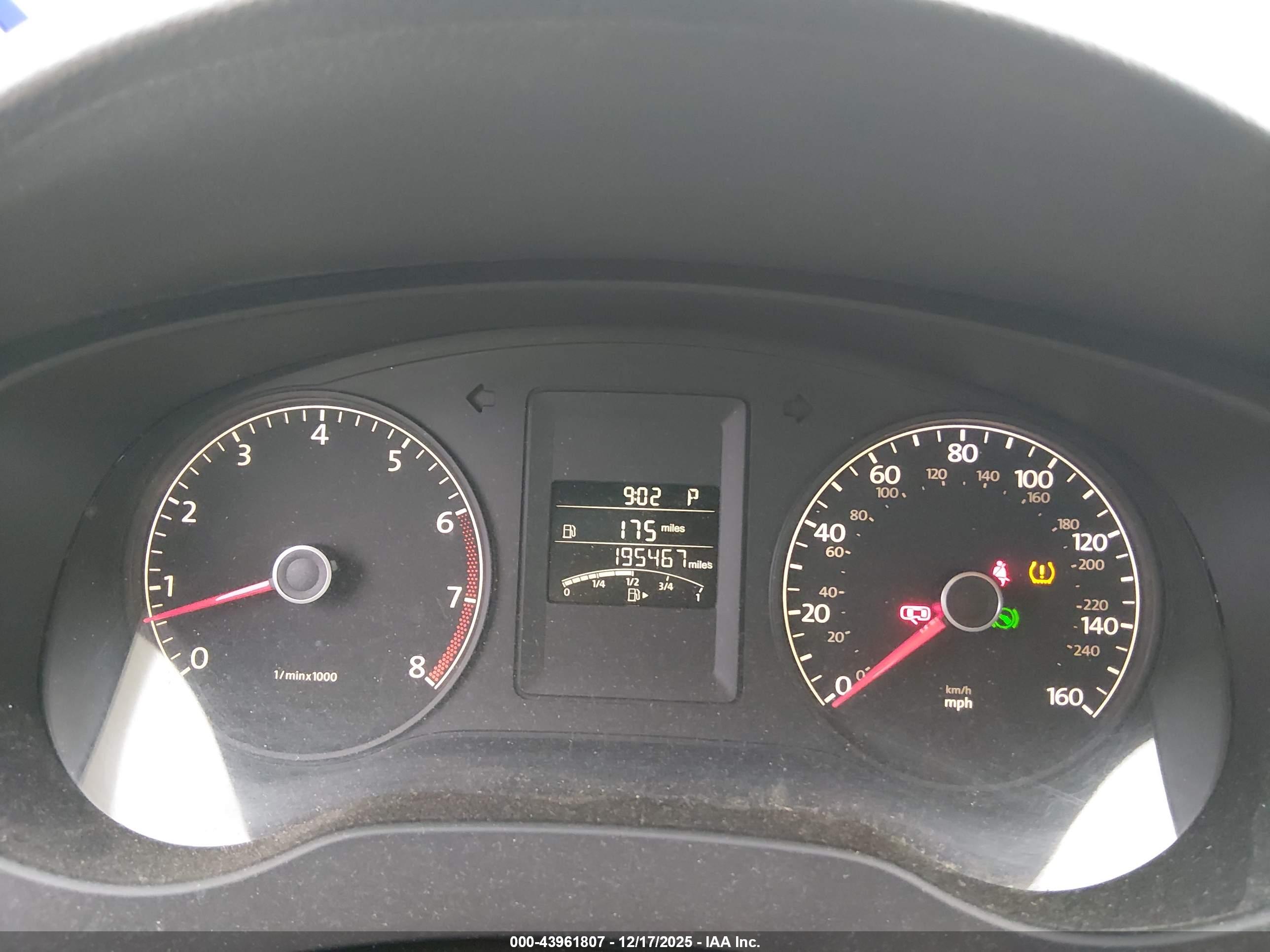 VOLKSWAGEN JETTA image 7