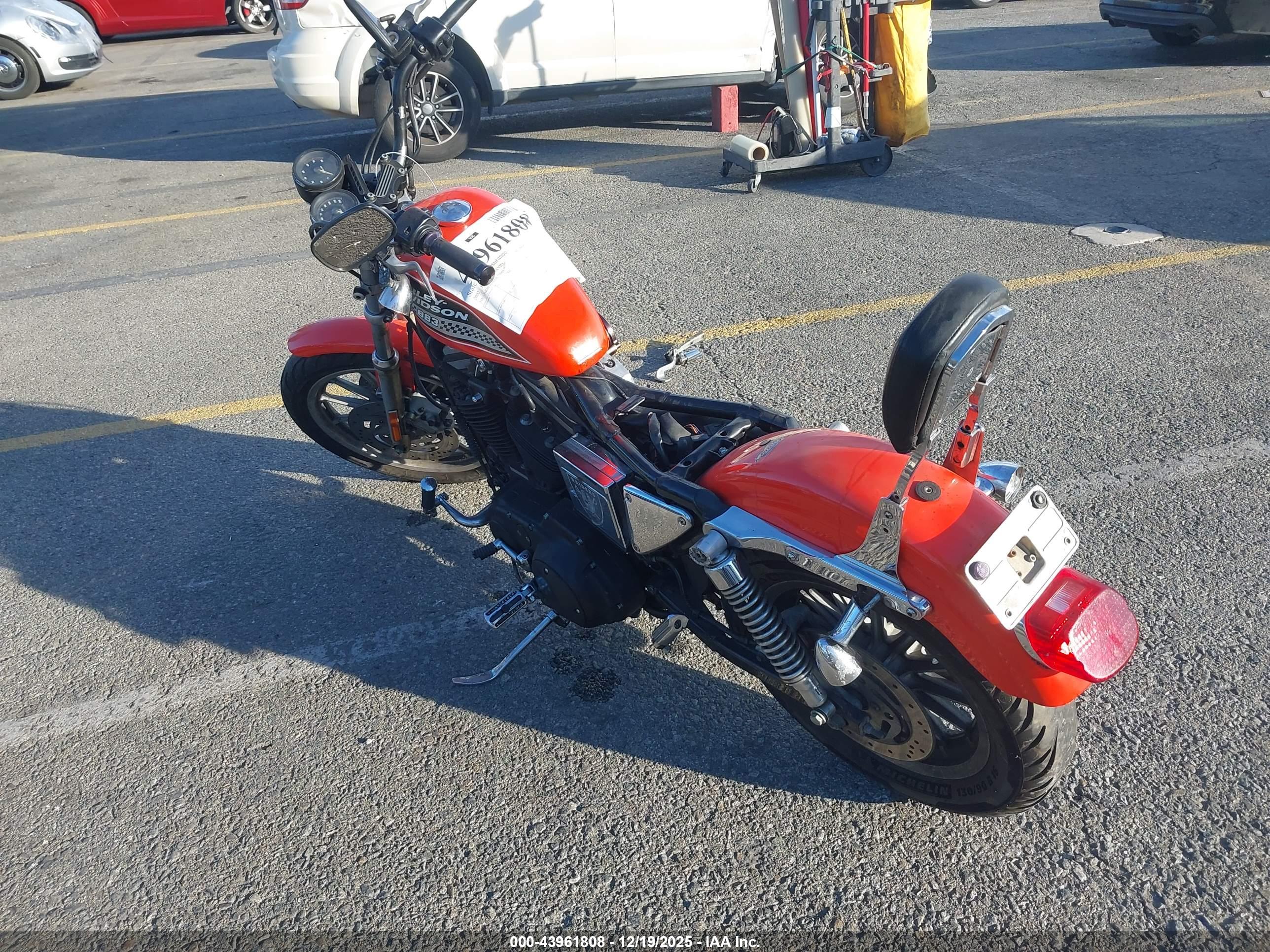 HARLEY-DAVIDSON XLH883 image 3