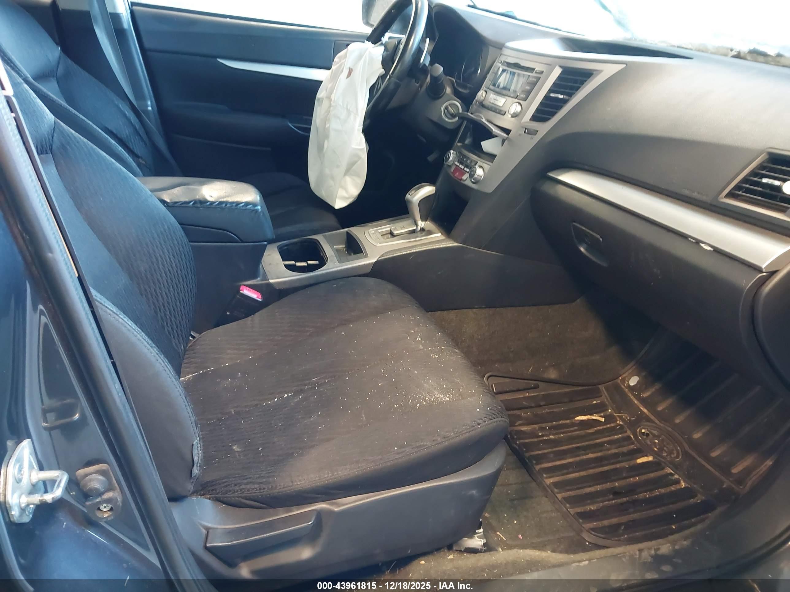 SUBARU LEGACY image 5