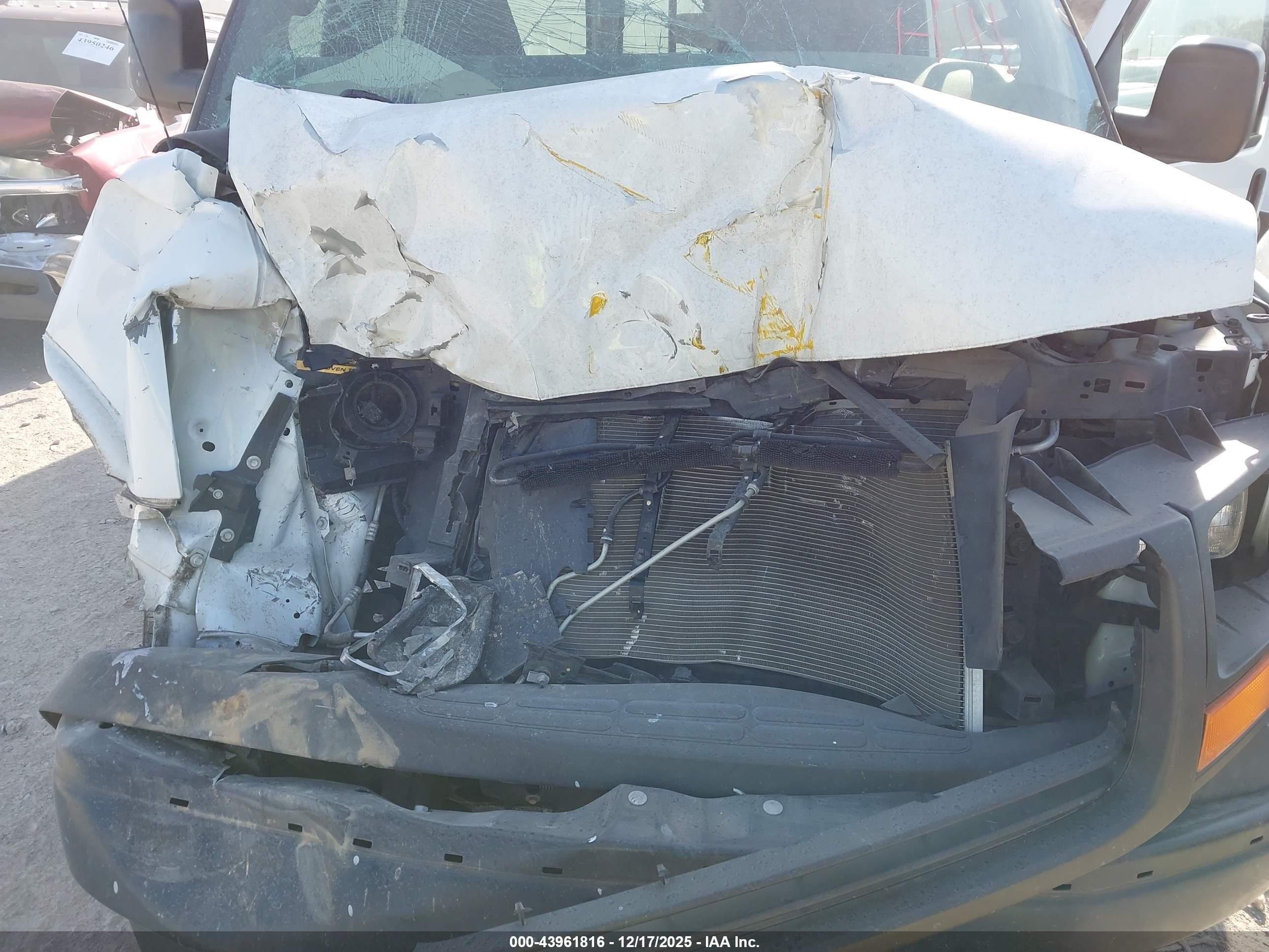 GMC SAVANA image 10