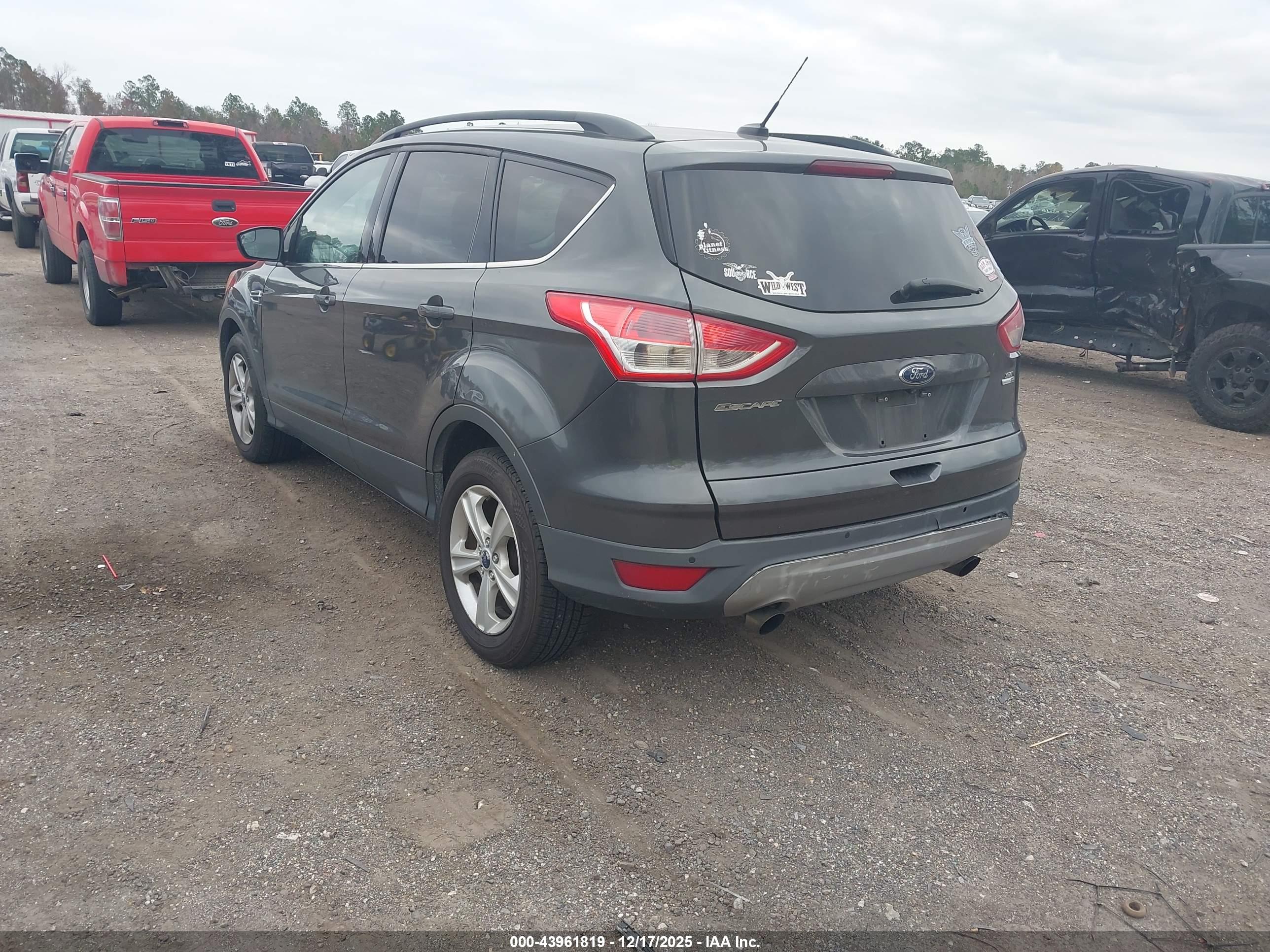 FORD ESCAPE image 3
