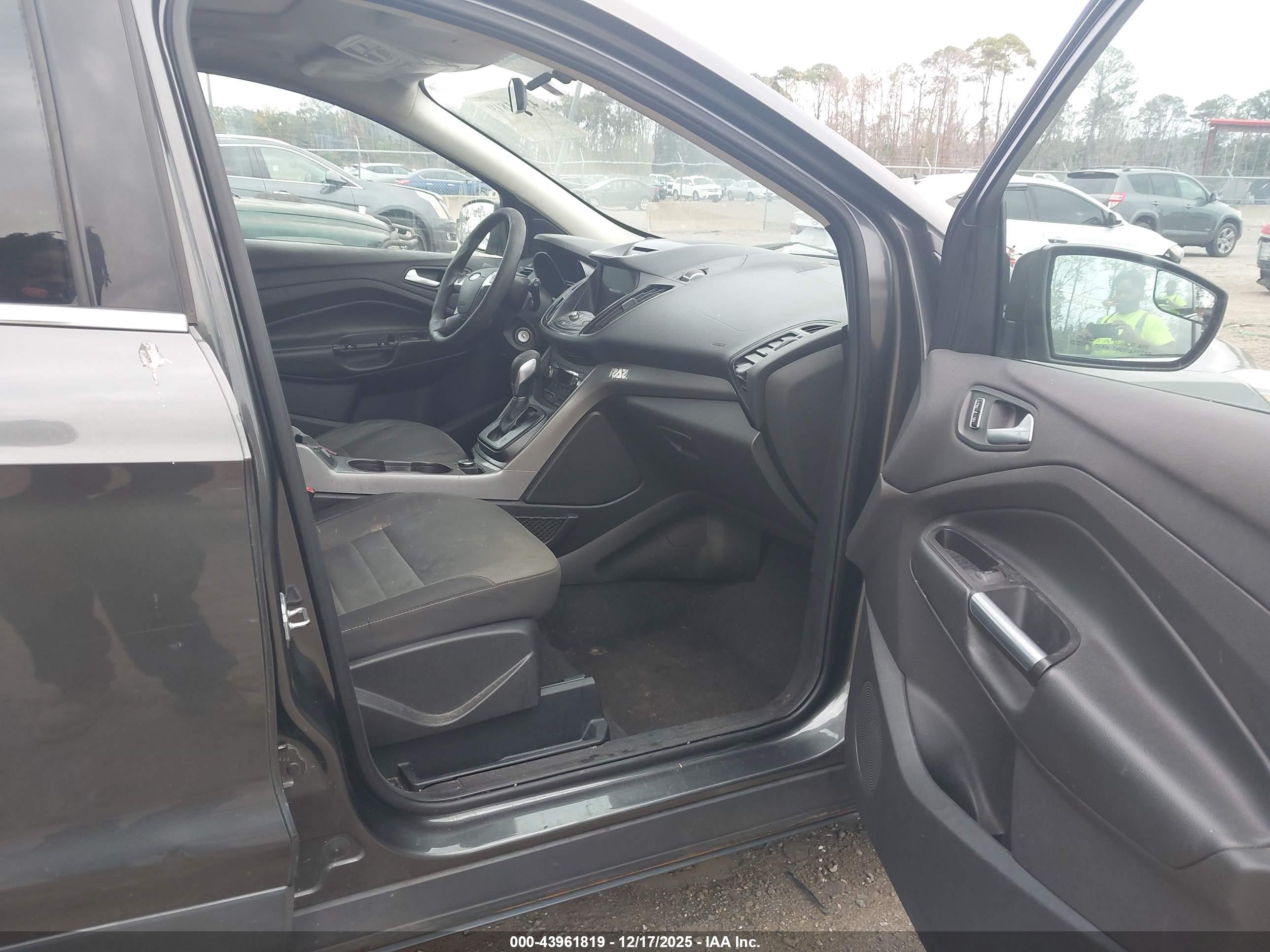 FORD ESCAPE image 5