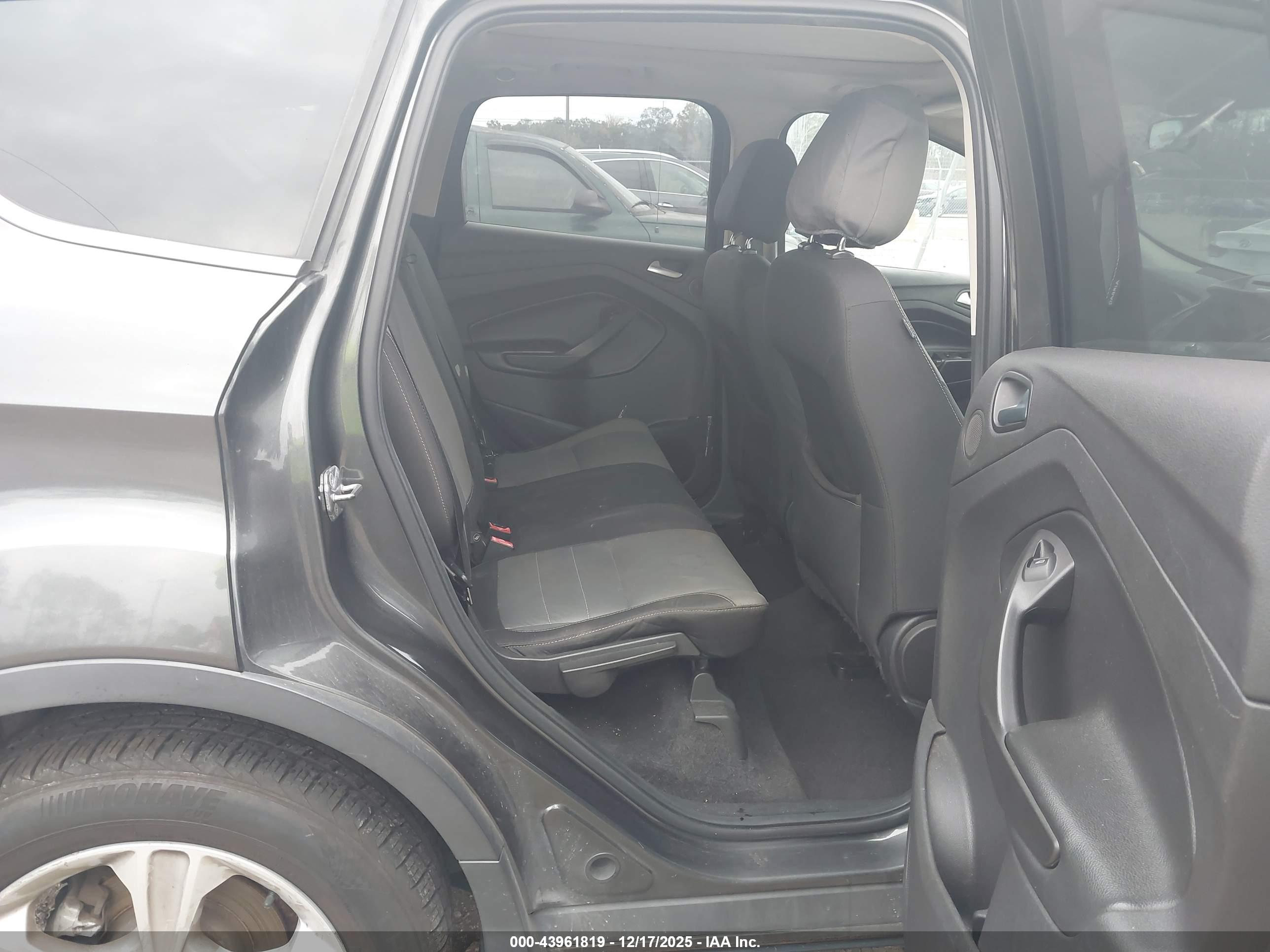 FORD ESCAPE image 8