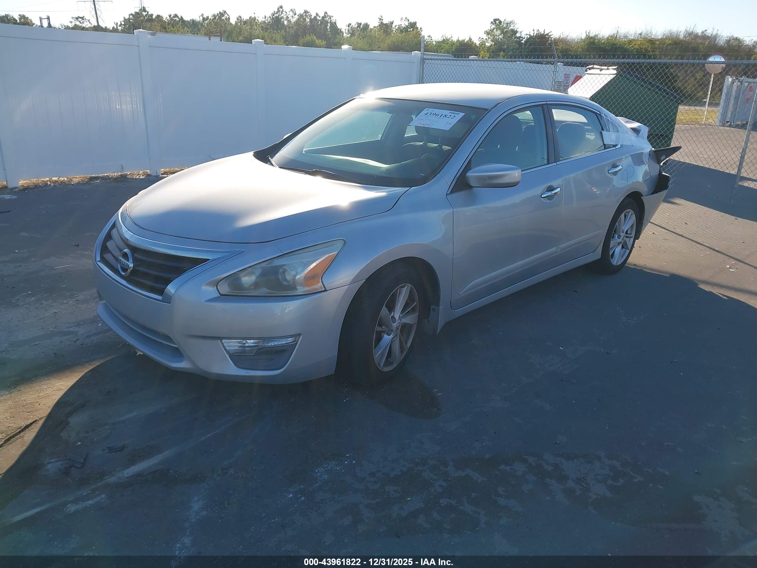 NISSAN ALTIMA image 2